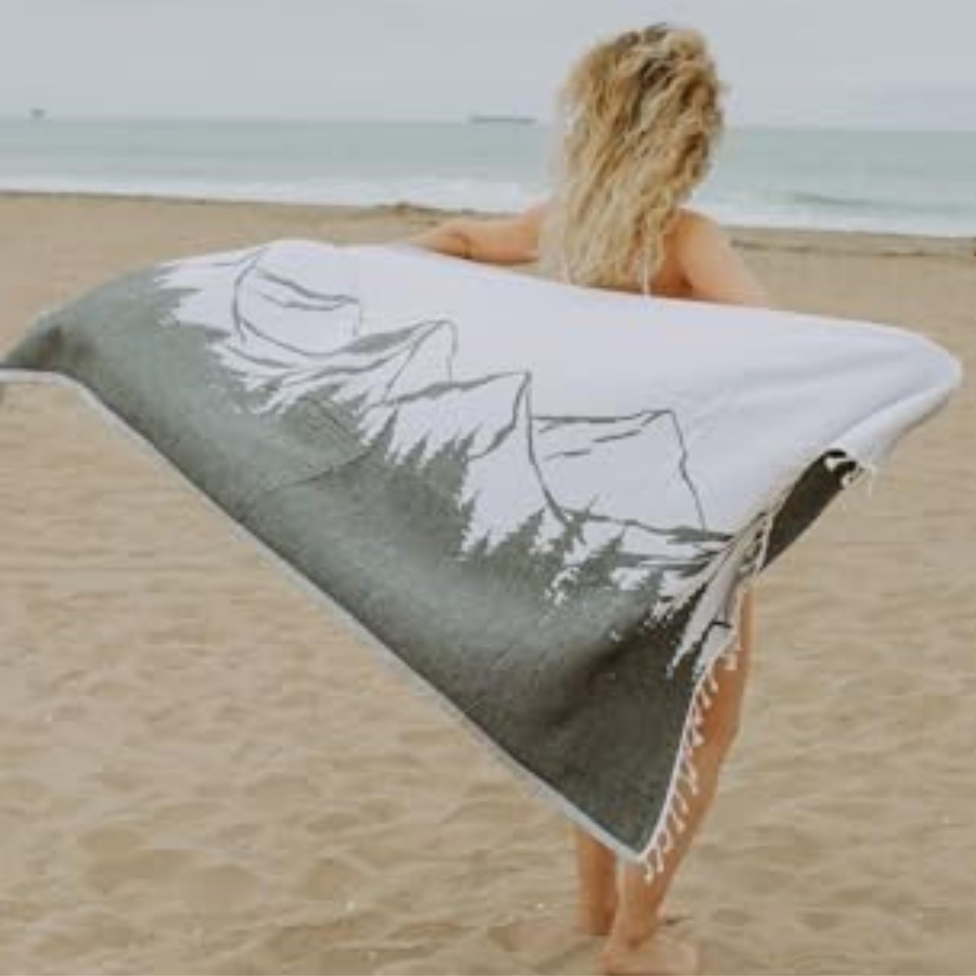 Premium 100% Organic Turkish Cotton Beach Towel – Lightweight, Quick-Dry & Sand-Free – Reversible Peshtemal for Pool, Gym, Travel & Hammam – Mountain Landscape Design – Plus Size (Black) – Perfect for Beach Days, Yoga & Spa Relaxation