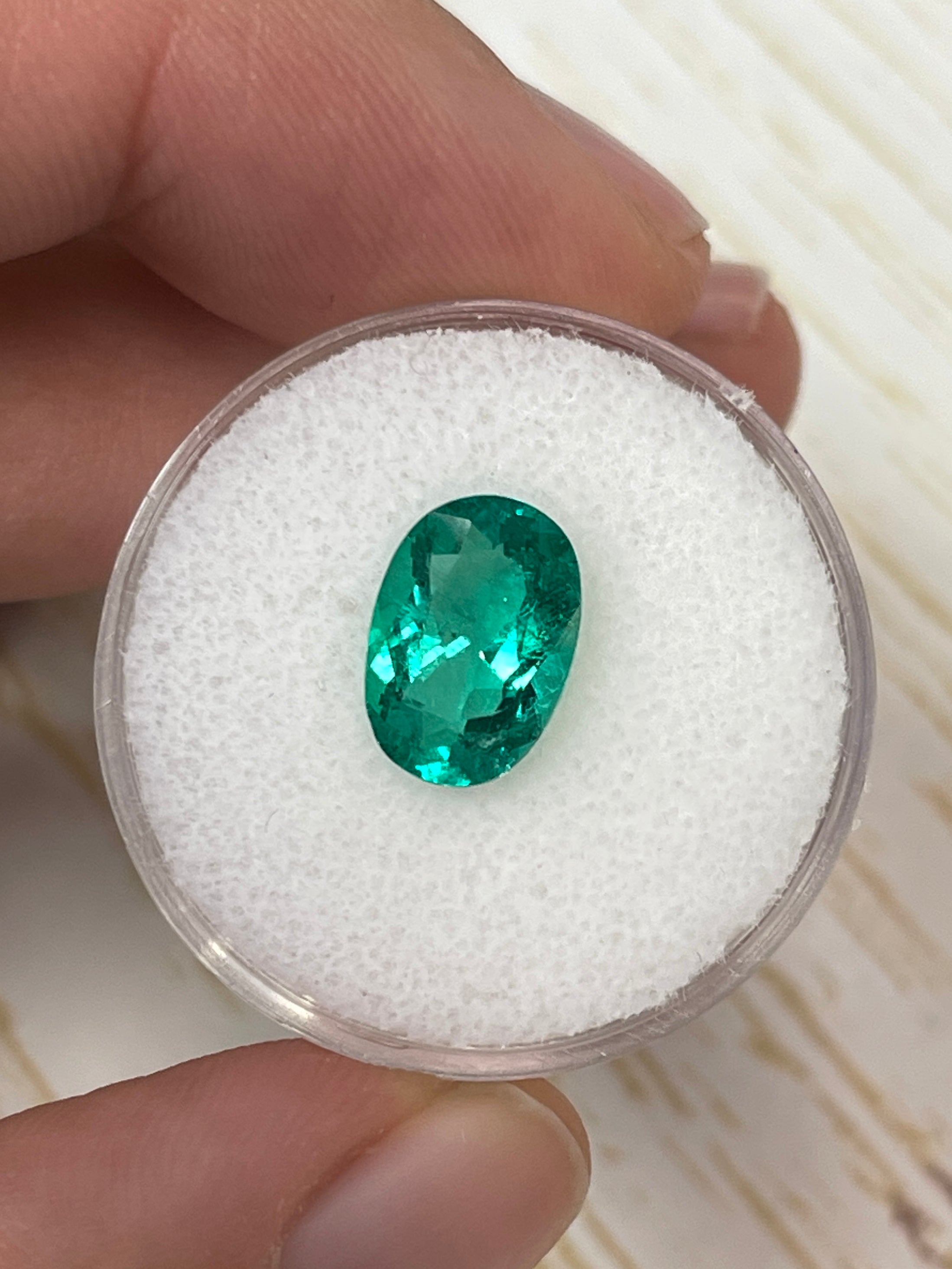 2.40 Carat Natural Colombian Emerald Gemstone - 11x8mm Oval Cut VVS Clarity Loose Green Emerald for Jewelry Making, Engagement Rings & Fine Collections