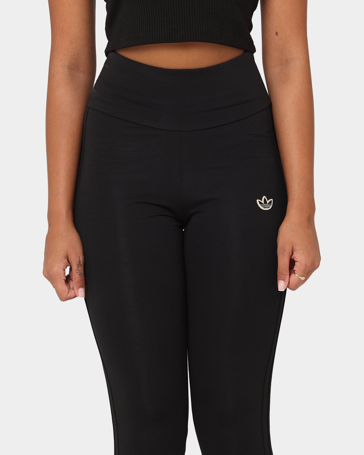 Adidas Women's Originals Class Of '72 Black Leggings - Comfortable Athletic Pants for Yoga, Running & Gym Workouts