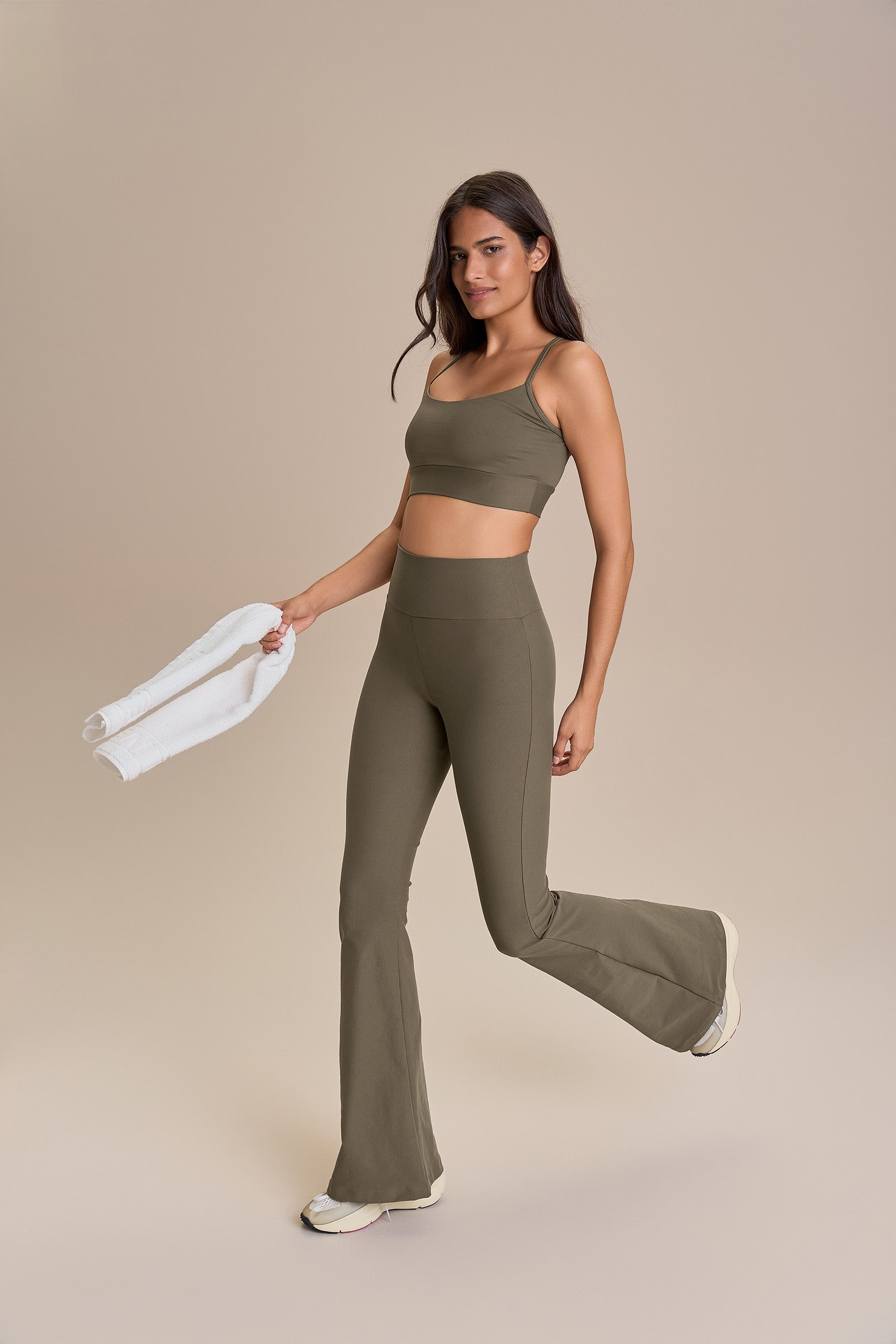 V Active® High Waist Flare Leggings for Women - Yoga Pants with Pockets, Bootcut Workout Leggings for Gym, Running & Lounge Wear