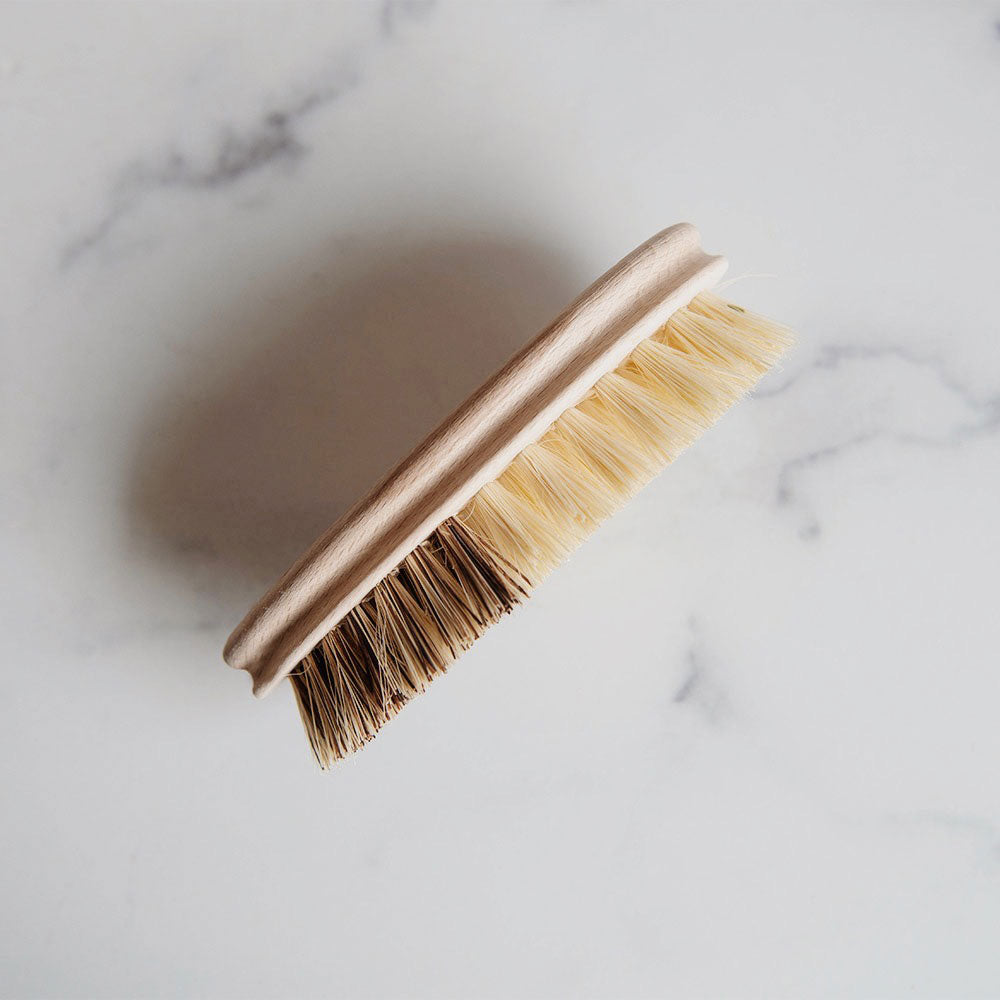 Organic Wooden Vegetable Brush - Natural Bristles for Cleaning Fruits & Vegetables - Eco-Friendly Kitchen Scrubber for Fresh Produce - Perfect for Organic Farming & Healthy Cooking