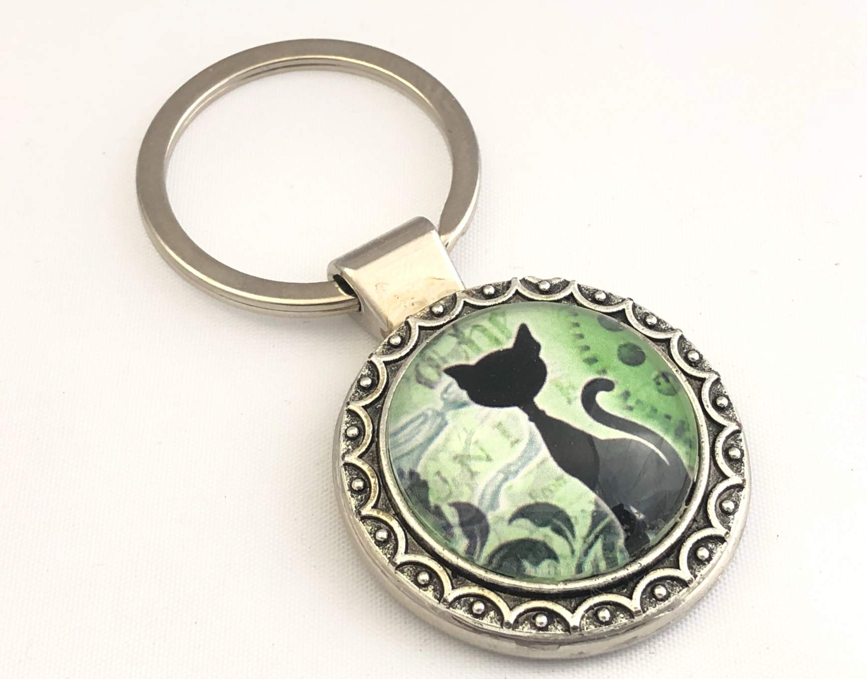 Stylish Cat Keychain for Women - Cute Handbag Charm Accessory - Perfect for Purse, Backpack & Keyring Gifts