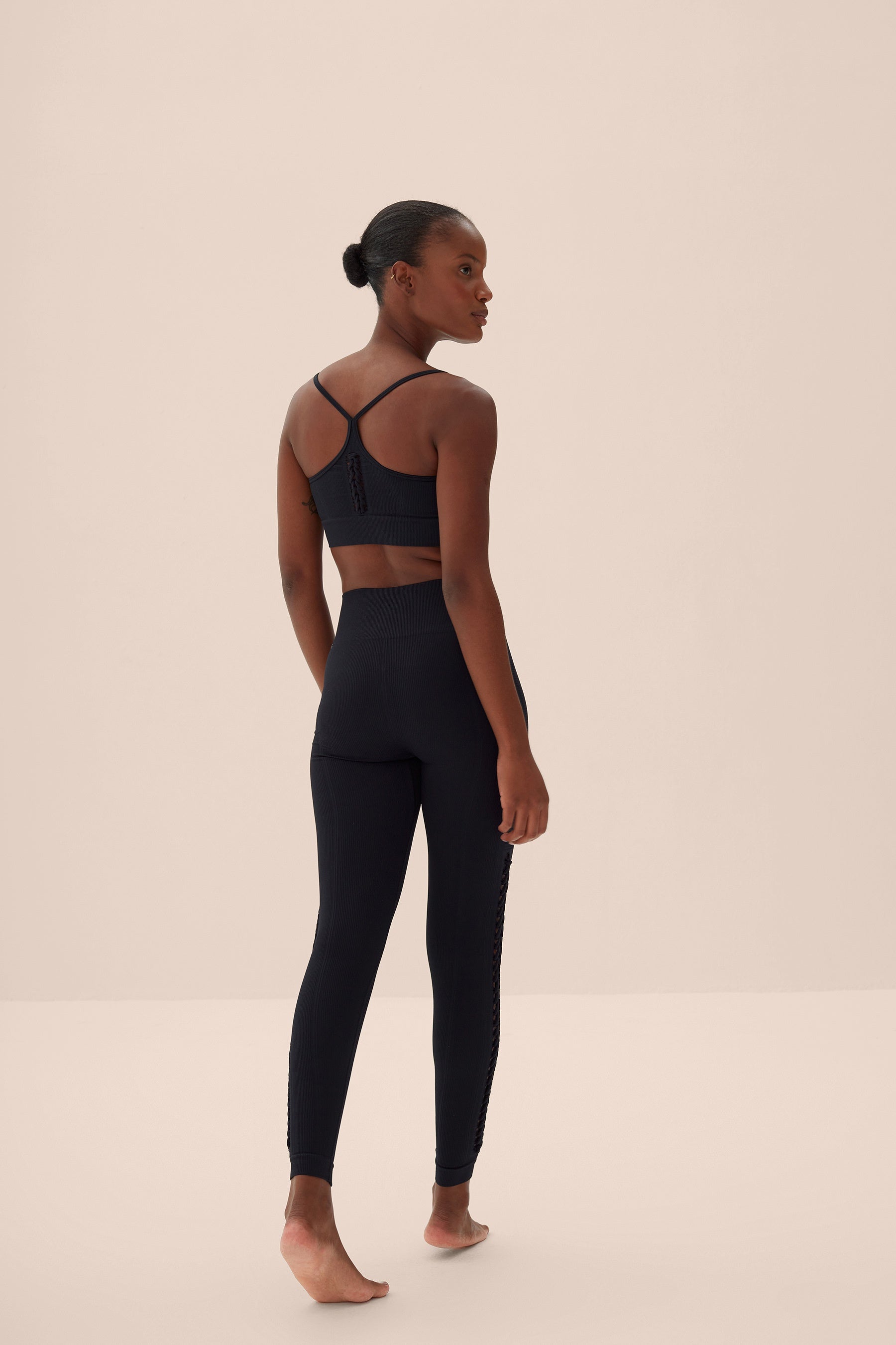 High-Quality Seamless Sports Bra for Women - Comfortable Workout & Yoga Top - Perfect for Running, Gym, and Active Lifestyle
