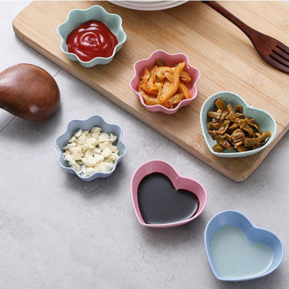 Mini Heart-Shaped Condiment Bowls - Small Sauce Dishes for Seasoning, Tasting & Dipping - Perfect for Appetizers, Sushi, Salads & Party Snacks (Green, Ceramic)