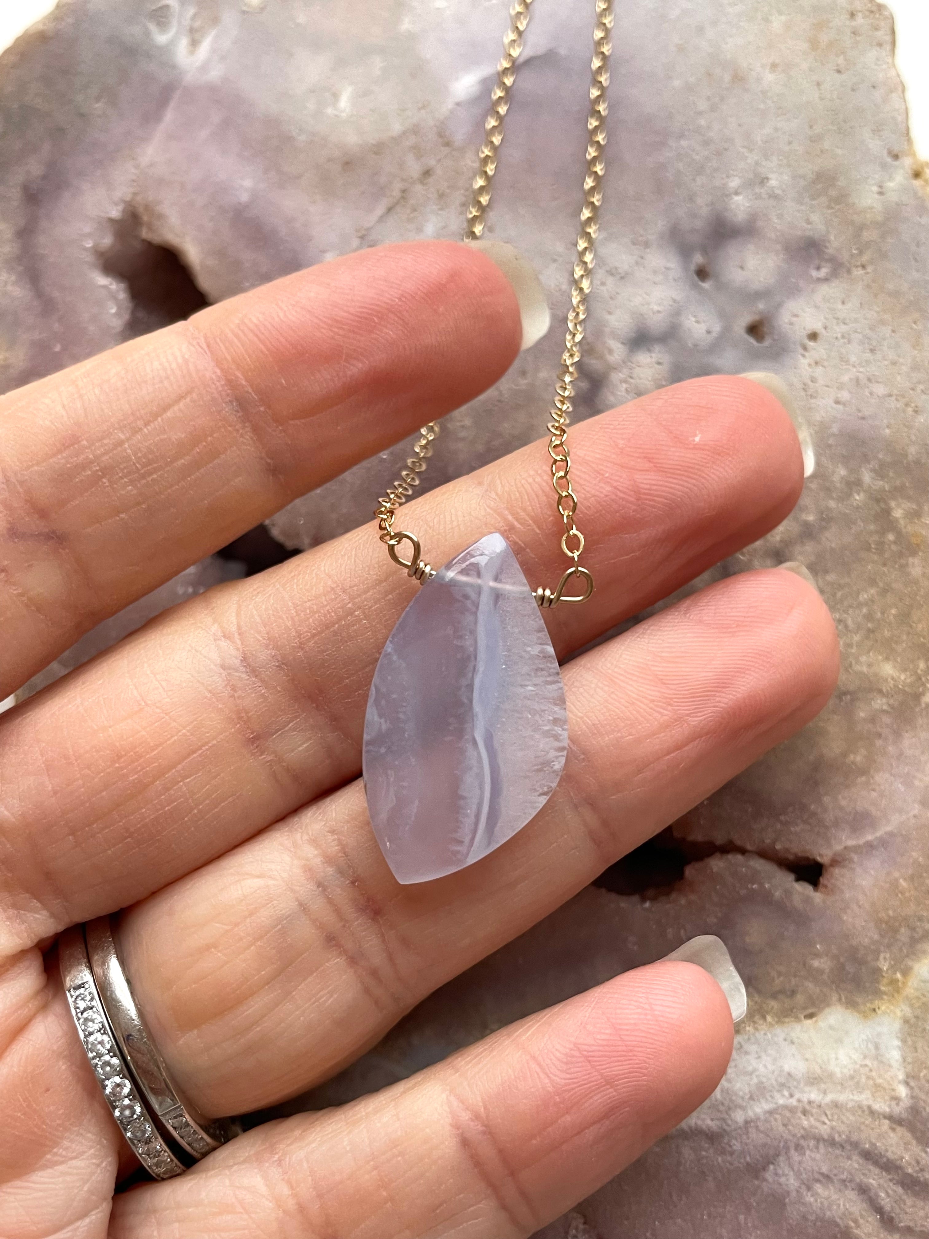 Blue Lace Agate Necklace for Women – Healing Crystal Jewelry for Stress Relief, Spiritual Balance & Elegant Style – Perfect for Meditation, Yoga & Everyday Wear