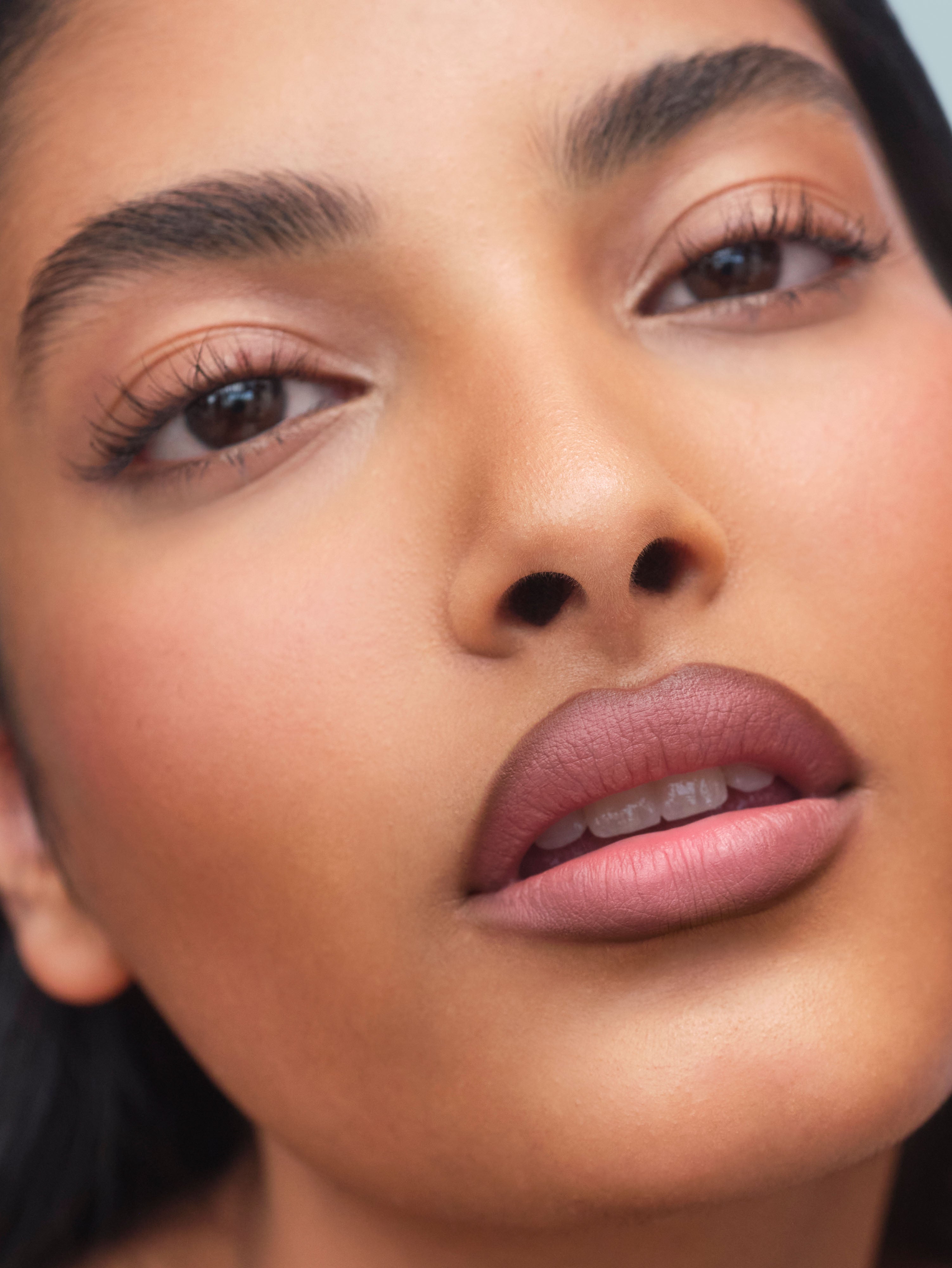 Lip Tracer - Long-Lasting Lip Liner Pencil for Precise Definition & Smudge-Proof Wear | Perfect for Everyday Makeup, Parties & Special Occasions