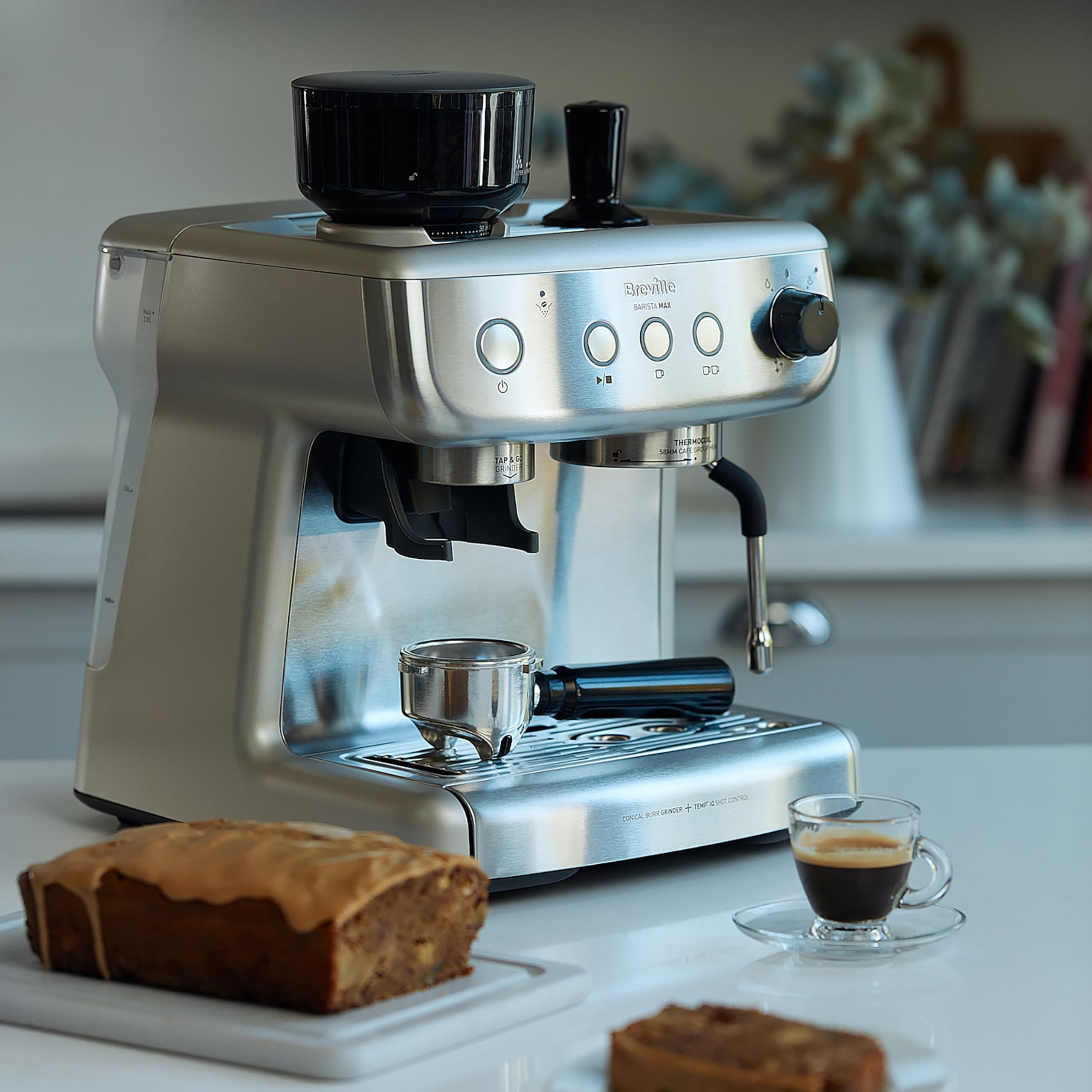 Breville Barista Max Espresso Machine with Built-in Grinder - 15 Bar Italian Pump, 2.8L Water Tank & Steam Wand for Latte & Cappuccino - Stainless Steel Coffee Maker for Home Baristas & Coffee Lovers