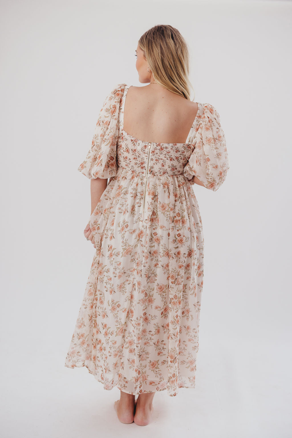 Harlow Maxi Dress in Ivory Floral - Bump Friendly Maternity Dress & Inclusive Sizing (S-3XL) | Perfect for Pregnancy, Beach Vacations & Summer Weddings