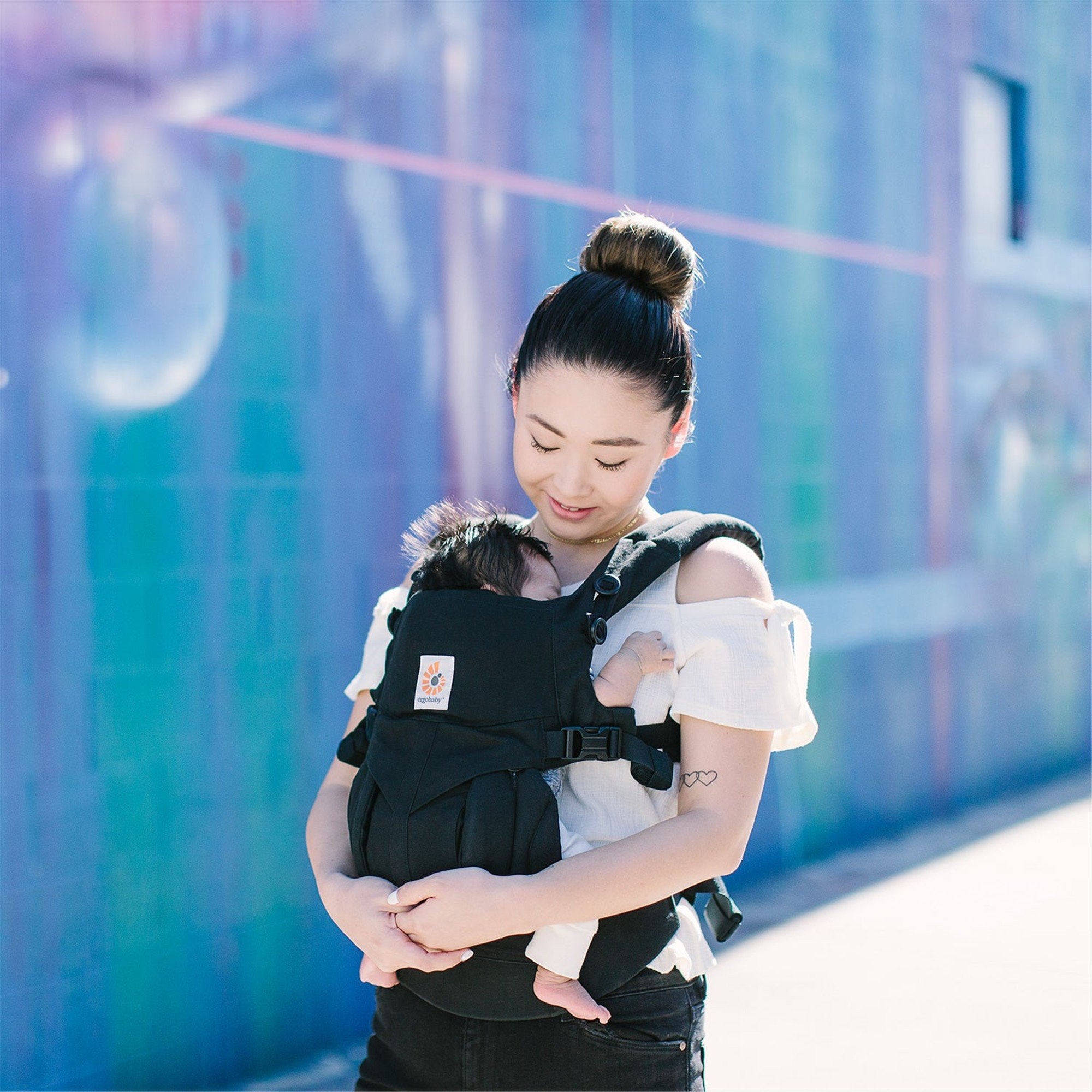 Ergobaby Omni 360 All-Position Baby Carrier - Pure Black | Comfortable & Adjustable for Newborn to Toddler | Perfect for Hiking, Travel & Everyday Use