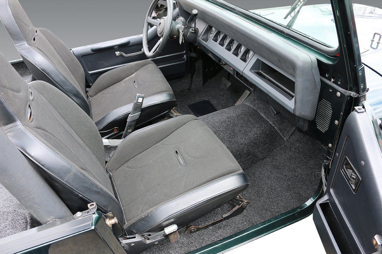 Bedrug Jeep Floor Liners for 1976-1995 Jeep Wrangler CJ-7 & YJ - Front Floor Mats with Heat Shields (8-Piece Set, Gray) | All-Weather Protection & Enhanced Interior Style