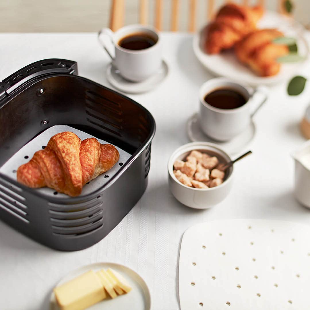 Chefman 8 Qt Large Air Fryer Max XL - Healthy Oil-Free Cooking, Dishwasher Safe Basket, Preheat & Shake Reminder - Perfect for Family Meals, Chicken Wings, French Fries & Vegetables