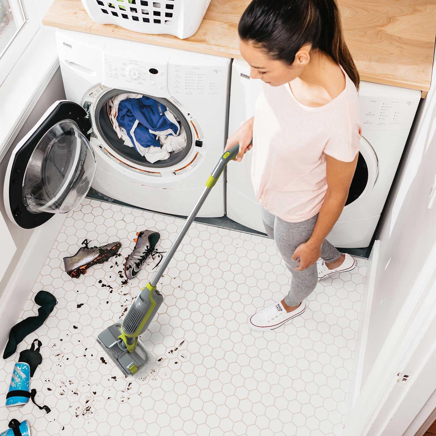 Shark VC205 VACMOP Pro Max Cordless Hard Floor Vacuum Mop with Disposable Pads & Cleaning Solution (Renewed) - Perfect for Pet Hair, Spills & Quick Home Cleaning