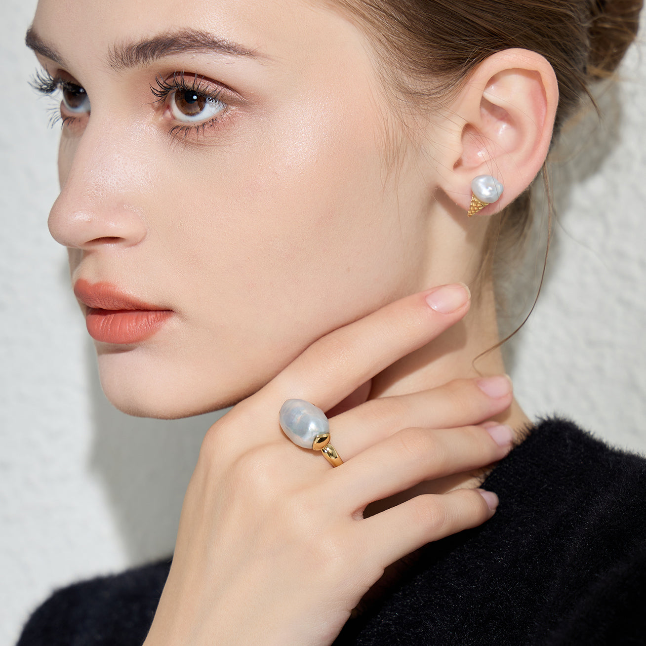 18K Solid Gold South Sea Baroque Pearl Ring for Women - Elegant Handmade Jewelry Gift for Anniversary, Wedding, or Special Occasions