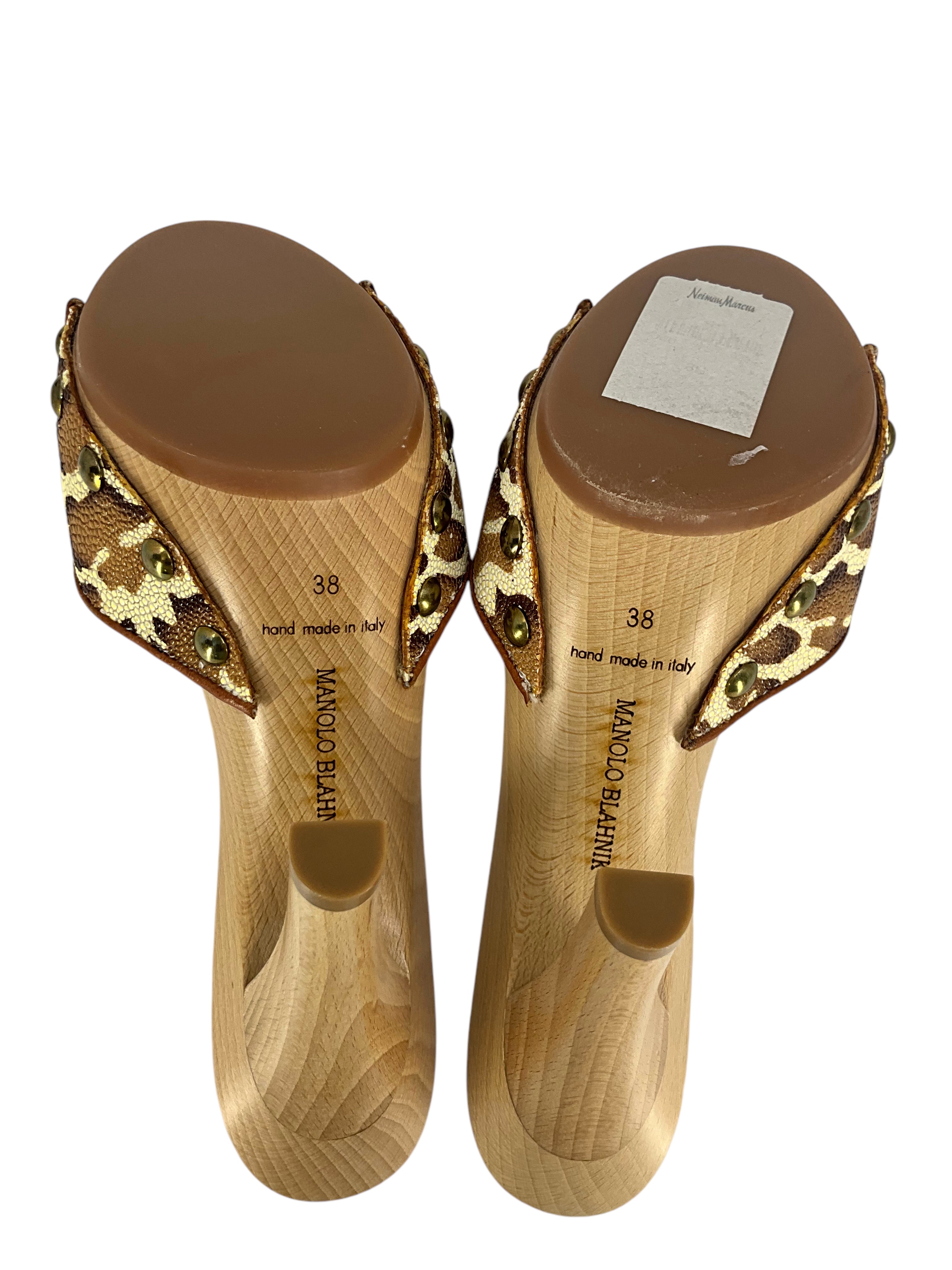 MANOLO BLAHNIK Stingray Terry Wood Slide Sandals for Women - Size 8 | Comfortable Summer Beach Slides | Perfect for Vacation, Poolside, and Casual Outings