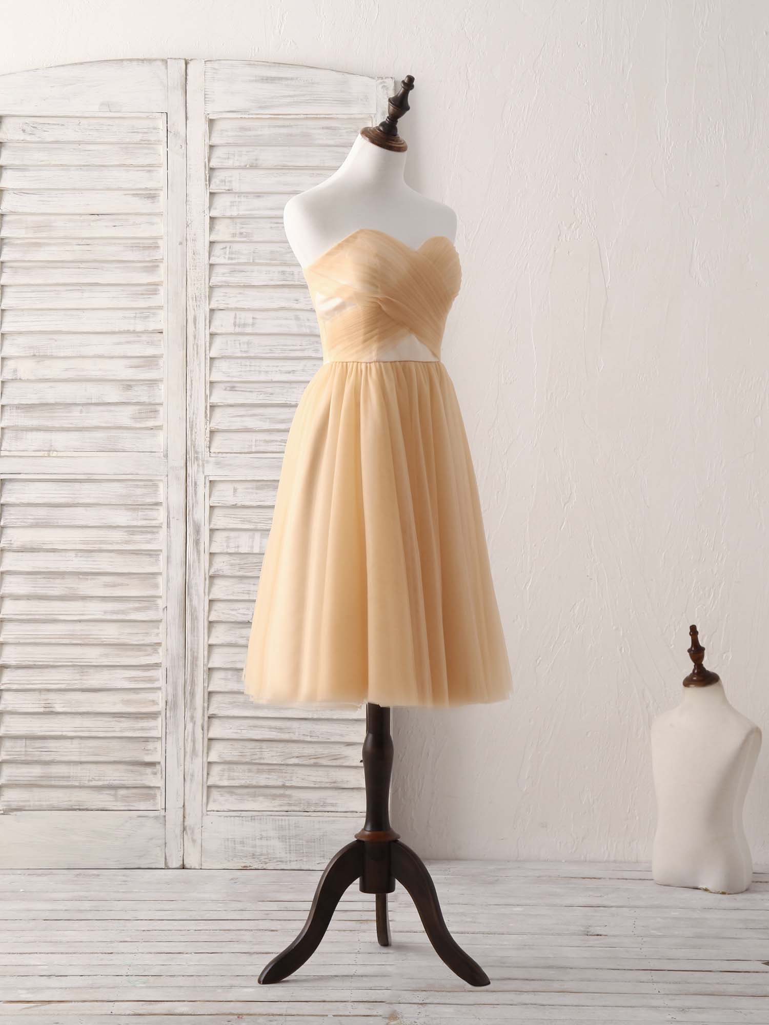 Elegant Champagne Tulle Short Prom Dress for Bridesmaids - Perfect for Weddings, Parties & Special Occasions