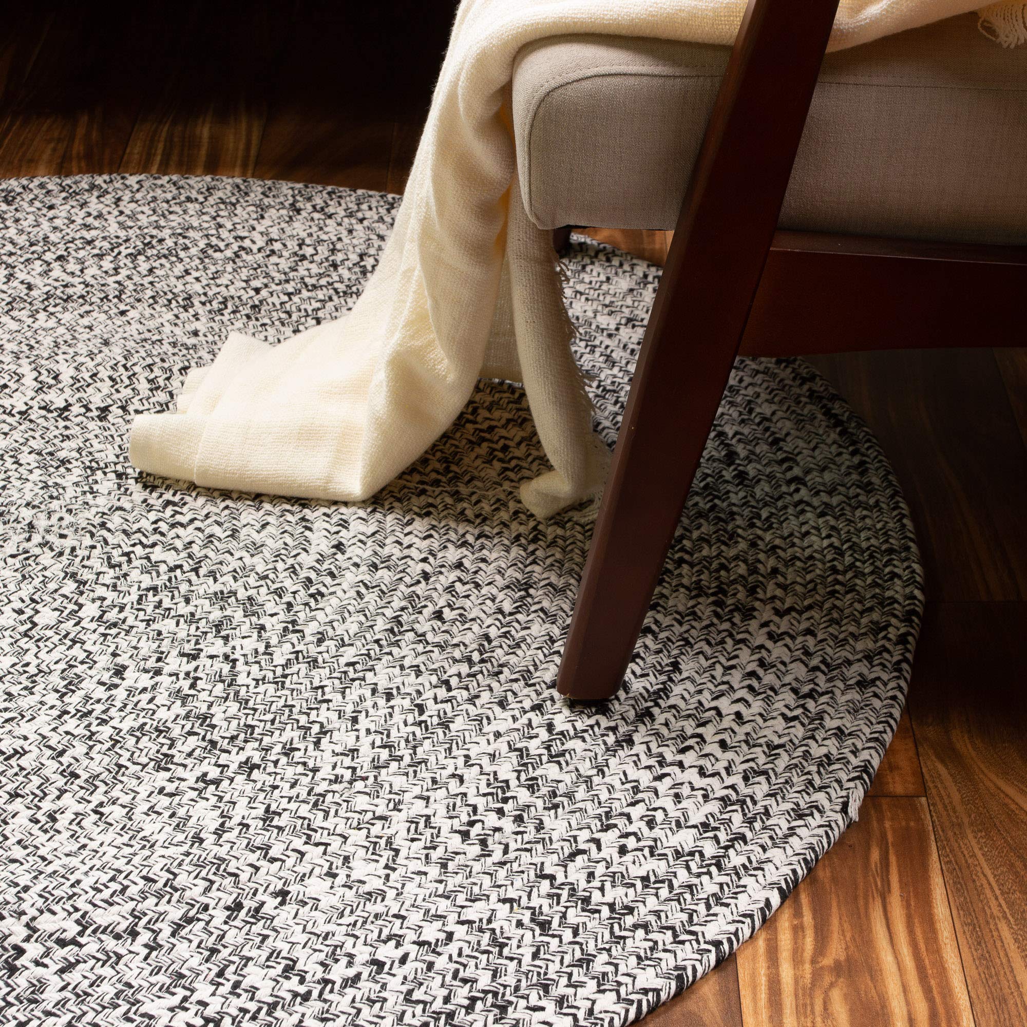 Farmhouse Braided Cotton Reversible Area Rug - Black & White Round 6' Kitchen Carpet for Dining Room, Living Room & Bedroom Decor