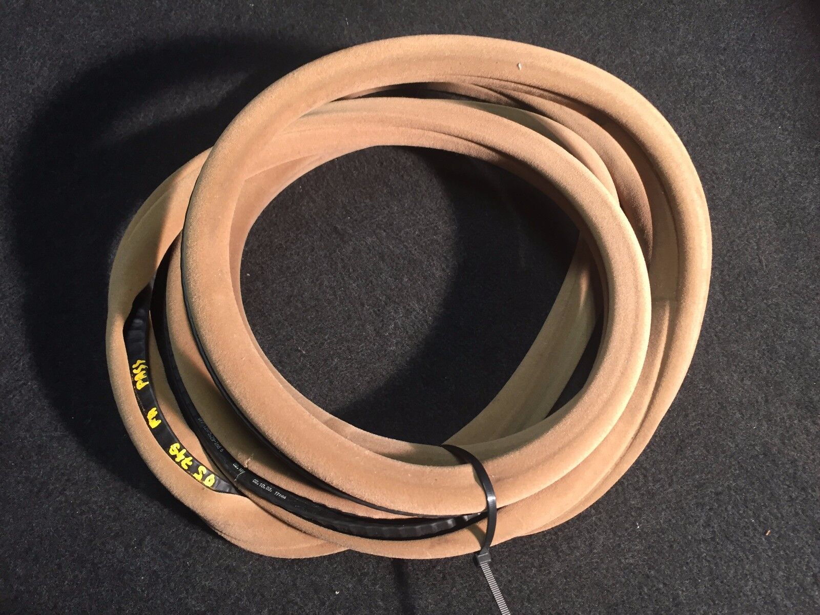 2002-2005 BMW 745i E65 Front Right Passenger Door Weatherstrip Seal - Genuine OEM Replacement Part for Improved Weather Protection & Noise Reduction - Perfect for Car Restoration & Weatherproofing