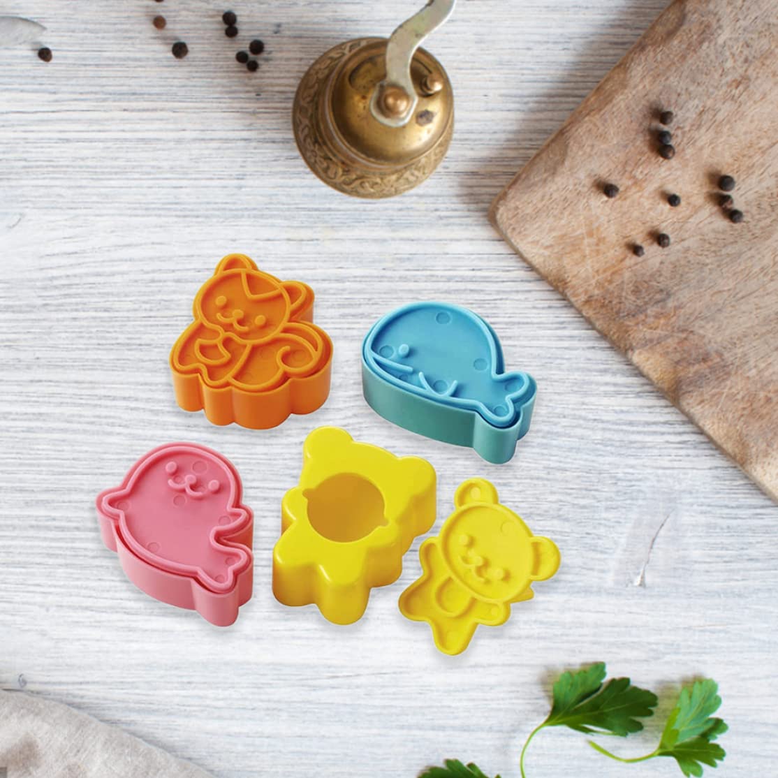 5-Piece Sandwich Cutters Set - Cute Cartoon Bear, Dolphin & Sea Dog Bread Cutters & Sealers for Kids | Perfect for School Lunch Bento, Birthday Parties & Picnics