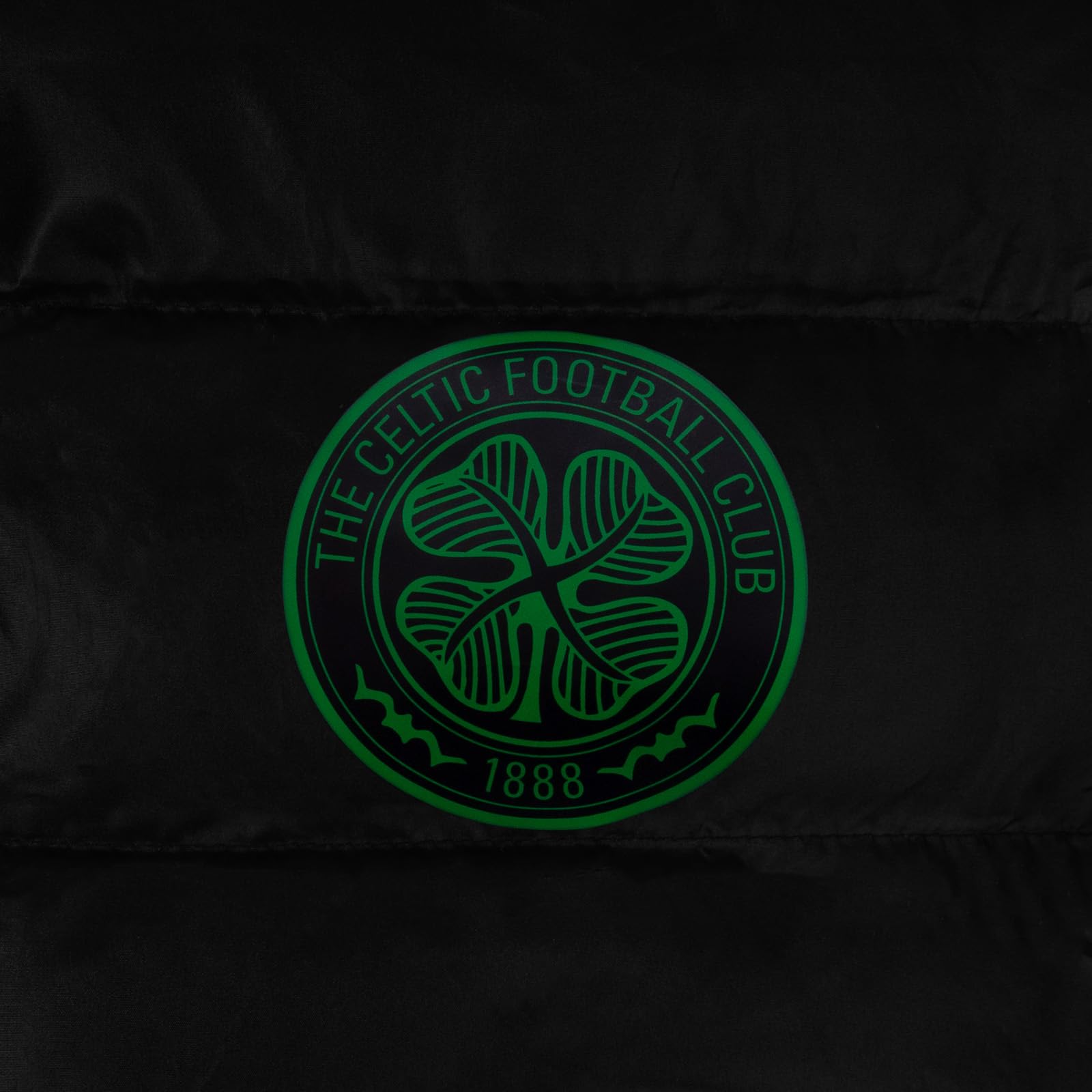 Celtic FC Official Soccer Jacket for Boys - Quilted Hooded Winter Coat - Perfect for Games, Training & Outdoor Activities