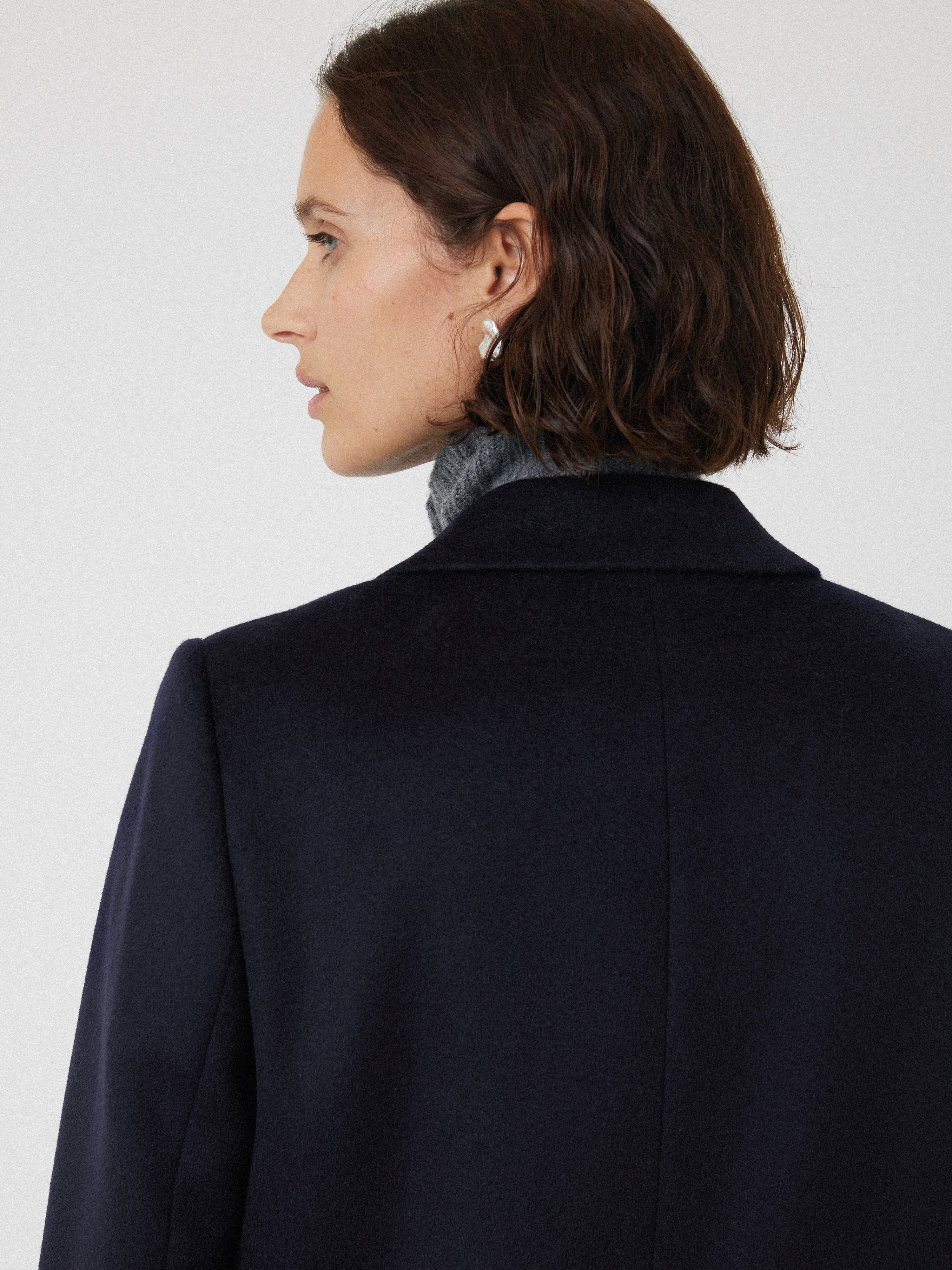 Premium Wool Relaxed City Coat for Women - Navy Blue | Warm & Stylish Winter Outerwear for Urban Commuting & Casual Outings