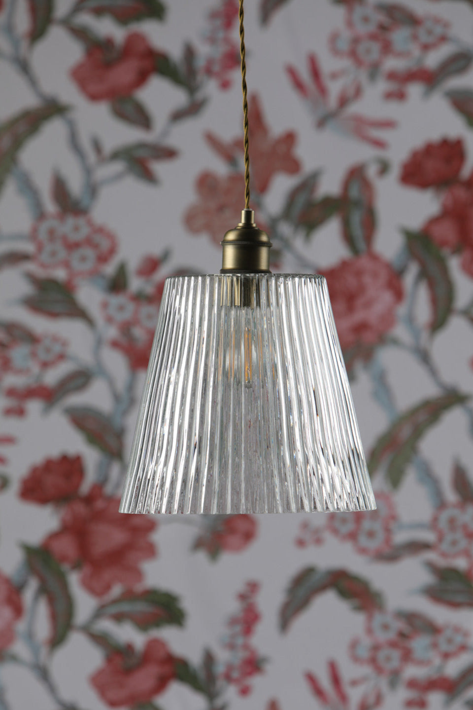 Callaghan Grand Pendant Light - Antique Brass & Ribbed Glass Shade with E27 Socket - Perfect for Dining Room, Kitchen Island, or Entryway Lighting