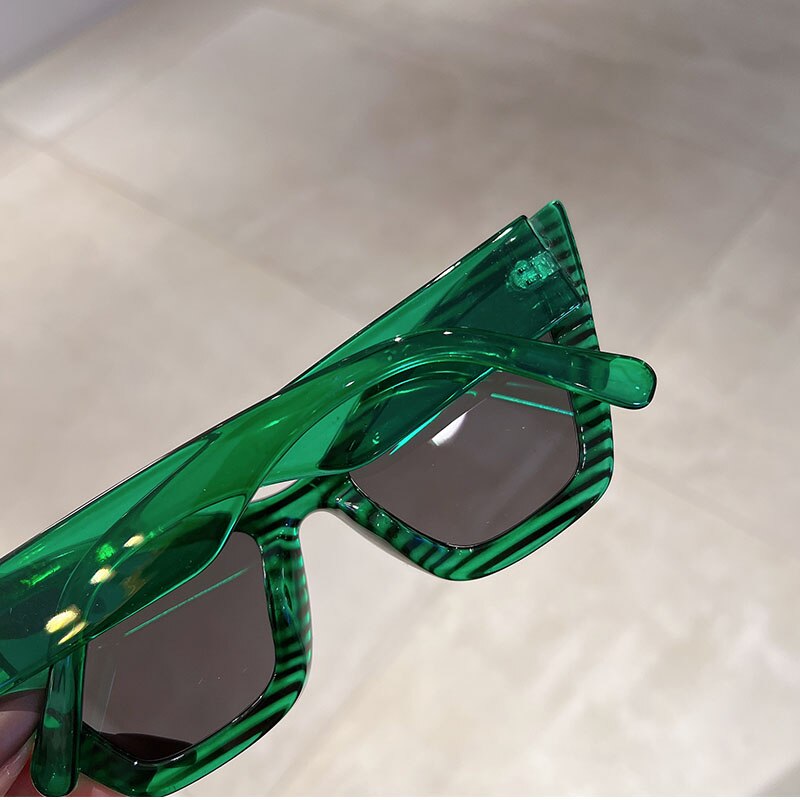 Vintage Cat Eye Sunglasses for Women - Retro Style UV Protection Shades - Perfect for Beach, Driving & Fashion Outfits