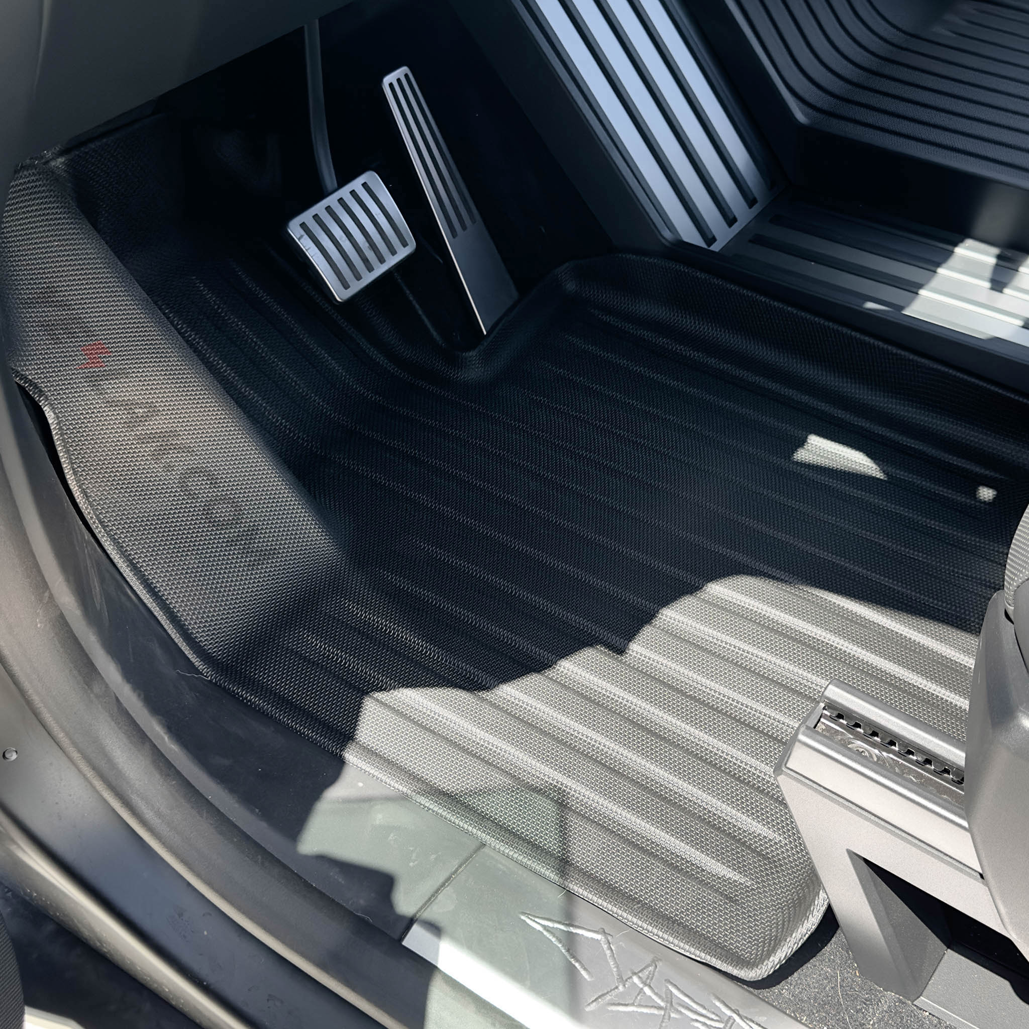 Premium All-Weather TPE Floor Mats for Tesla Cybertruck - Heavy Duty Protection for Mud, Snow & Spills - Perfect for Off-Roading & Daily Commutes