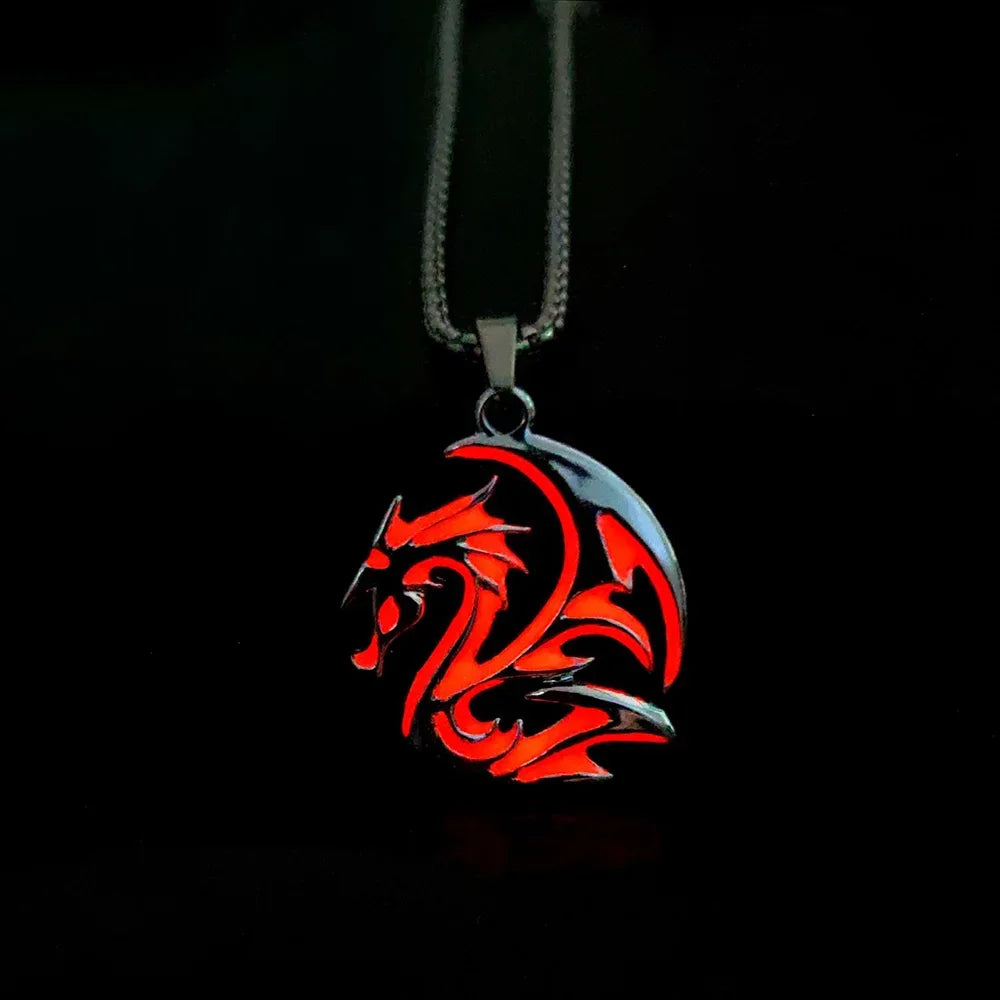 Luminous Alloy Dragon Pendant Necklace - Glow in the Dark Fantasy Jewelry for Cosplay, Gift Giving & Gothic Fashion Accessories