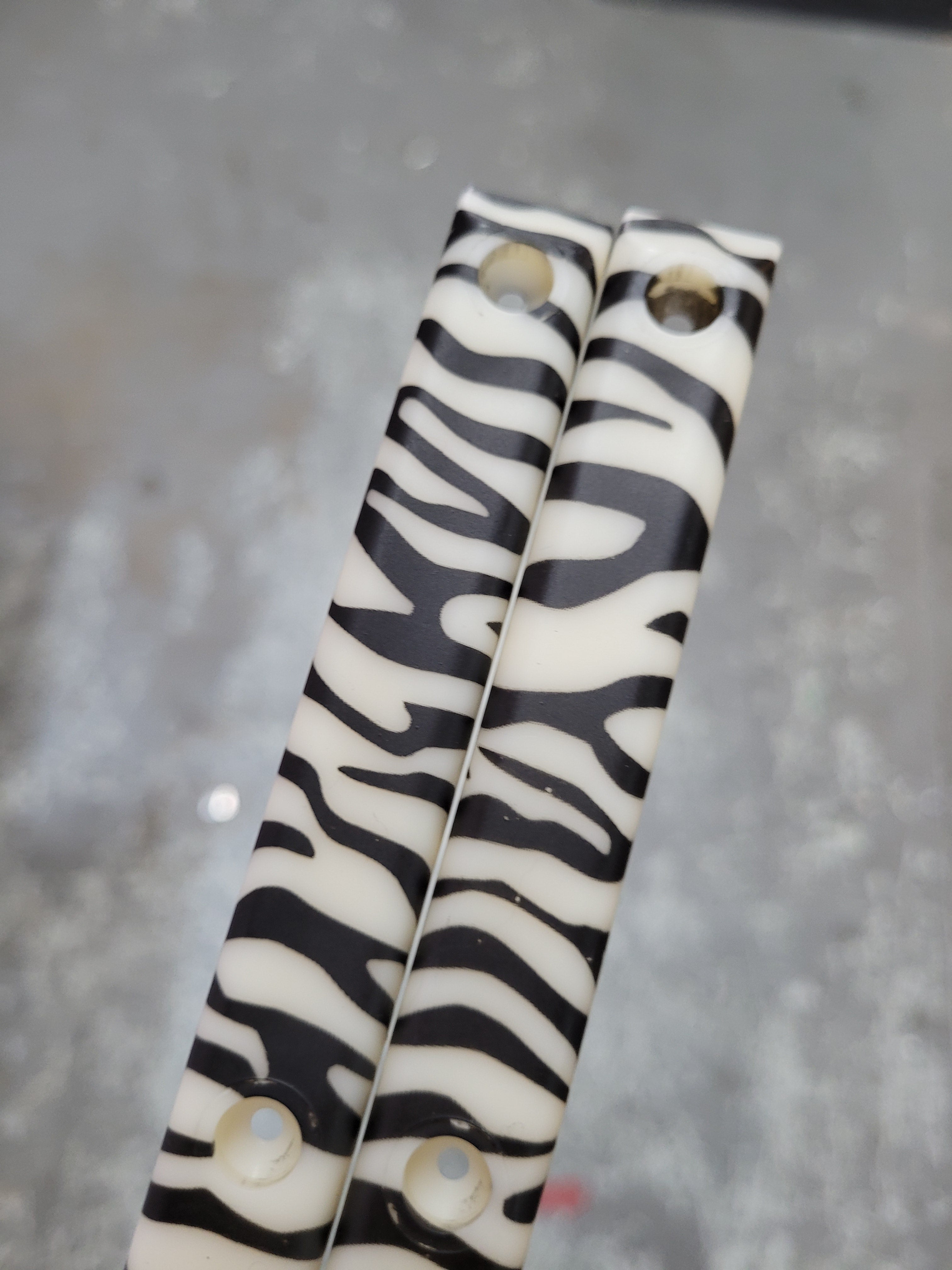 PIG Skateboard Rails 1 SET - Durable Grind Rails for Street Skateboarding | Perfect for Tricks, Railslides & Skatepark Use (Zebra Design)