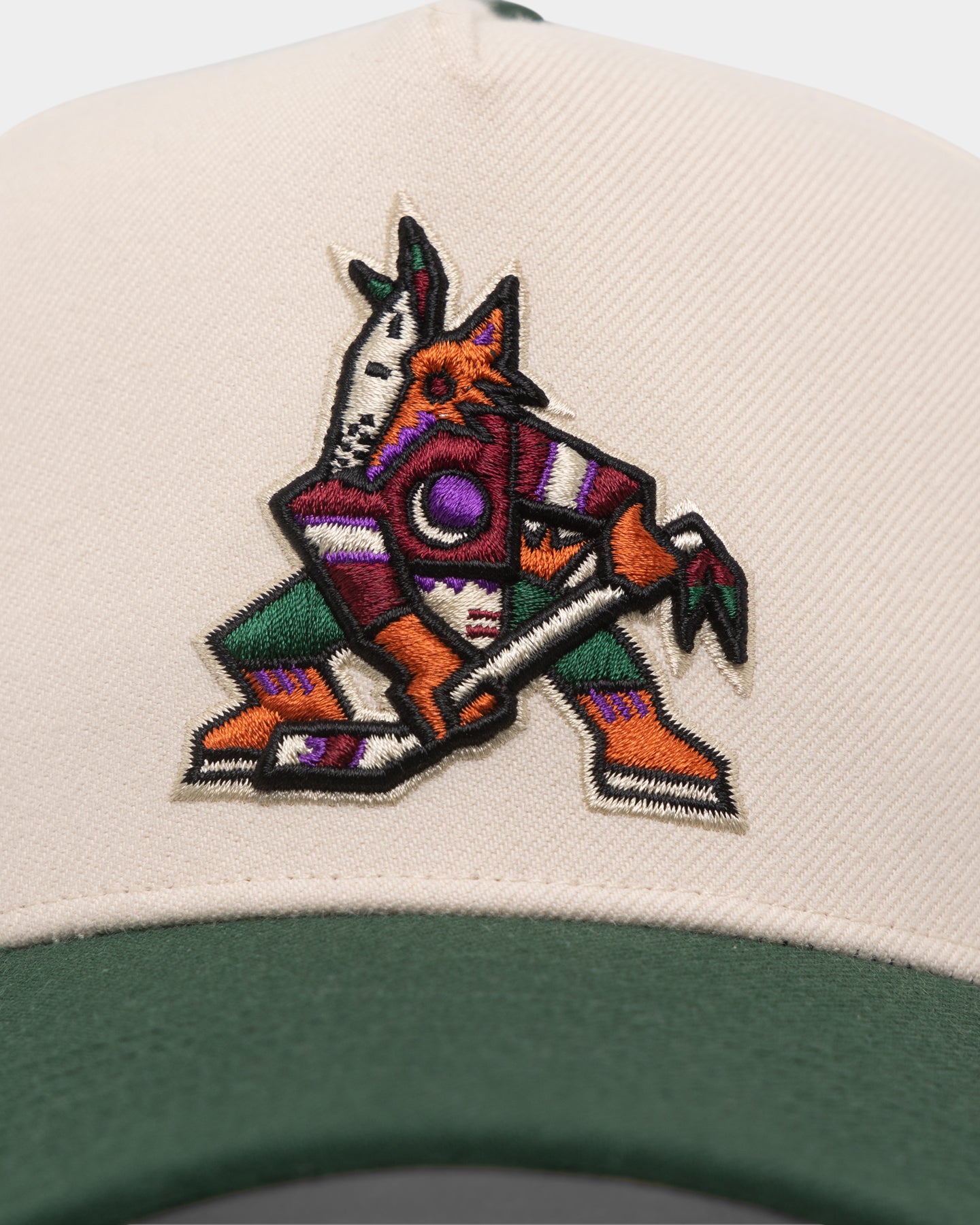 47 Brand Arizona Coyotes 'LA Kings X Arizona Coyotes' 47 MVP DT Snapback Hat - Adjustable Natural/Dark Green Baseball Cap for Men & Women - Perfect for Sports Fans, Casual Wear & Outdoor Activities