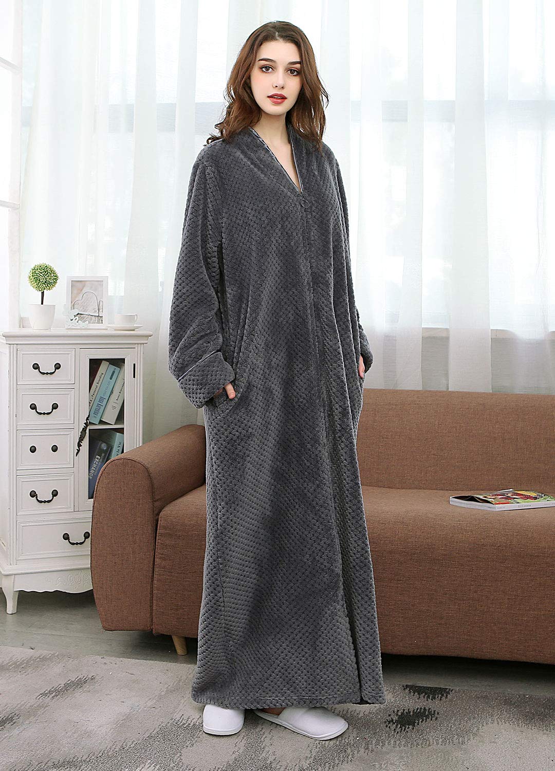 HelloMamma Women's Warm Plush Winter Robe - Long Fleece Bathrobe with Zipper for Women | Cozy Loungewear for Cold Nights & Spa Days