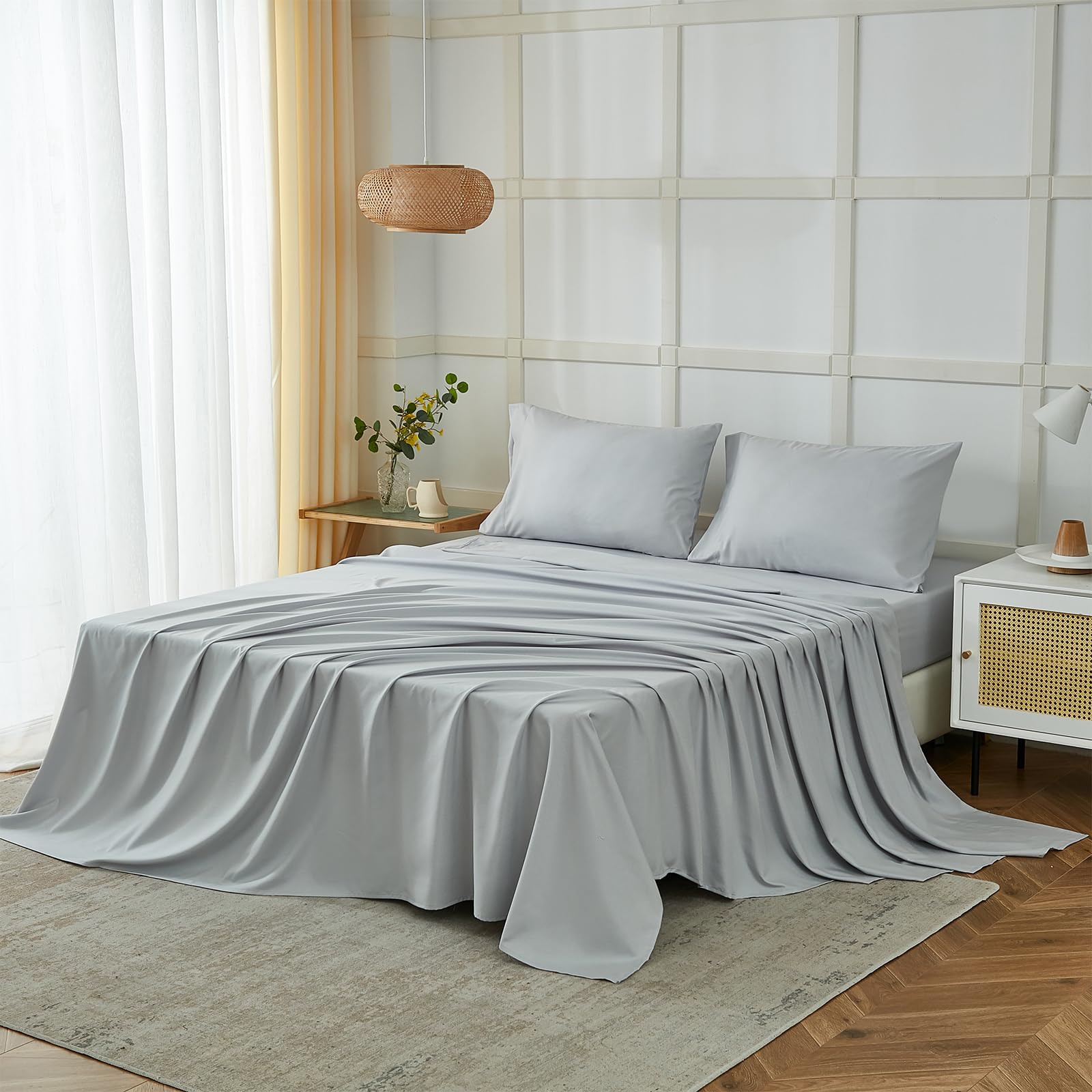 ILAVANDE 4-Piece Queen Size Bed Sheet Set - 1800 Series Luxury Microfiber, Super Soft & Breathable, Wrinkle-Free, 14