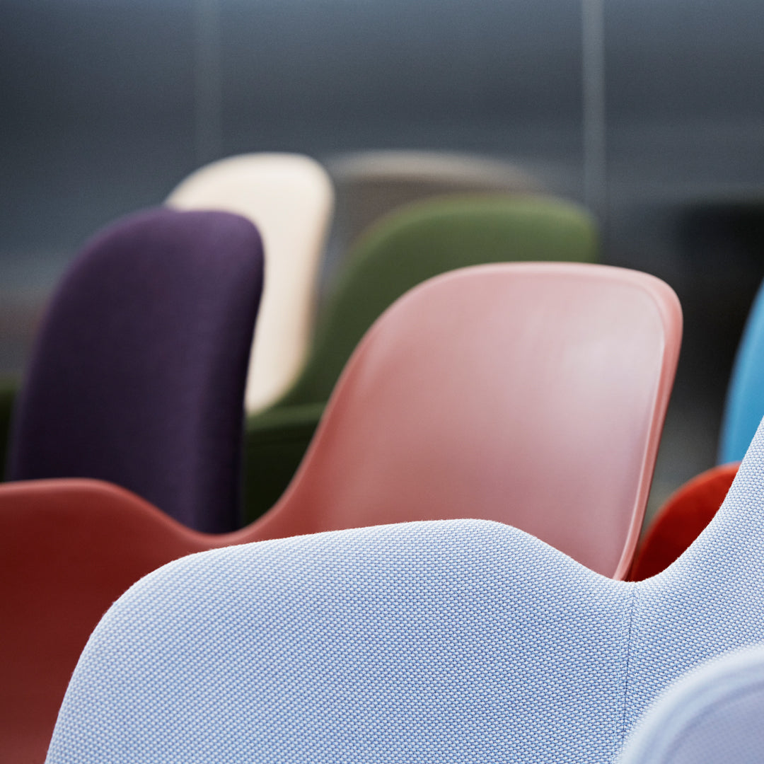 Ergonomic Form Armchair with 5W Swivel Base & Gas Lift Mechanism - Upholstered Office Chair for Home & Workspace Comfort