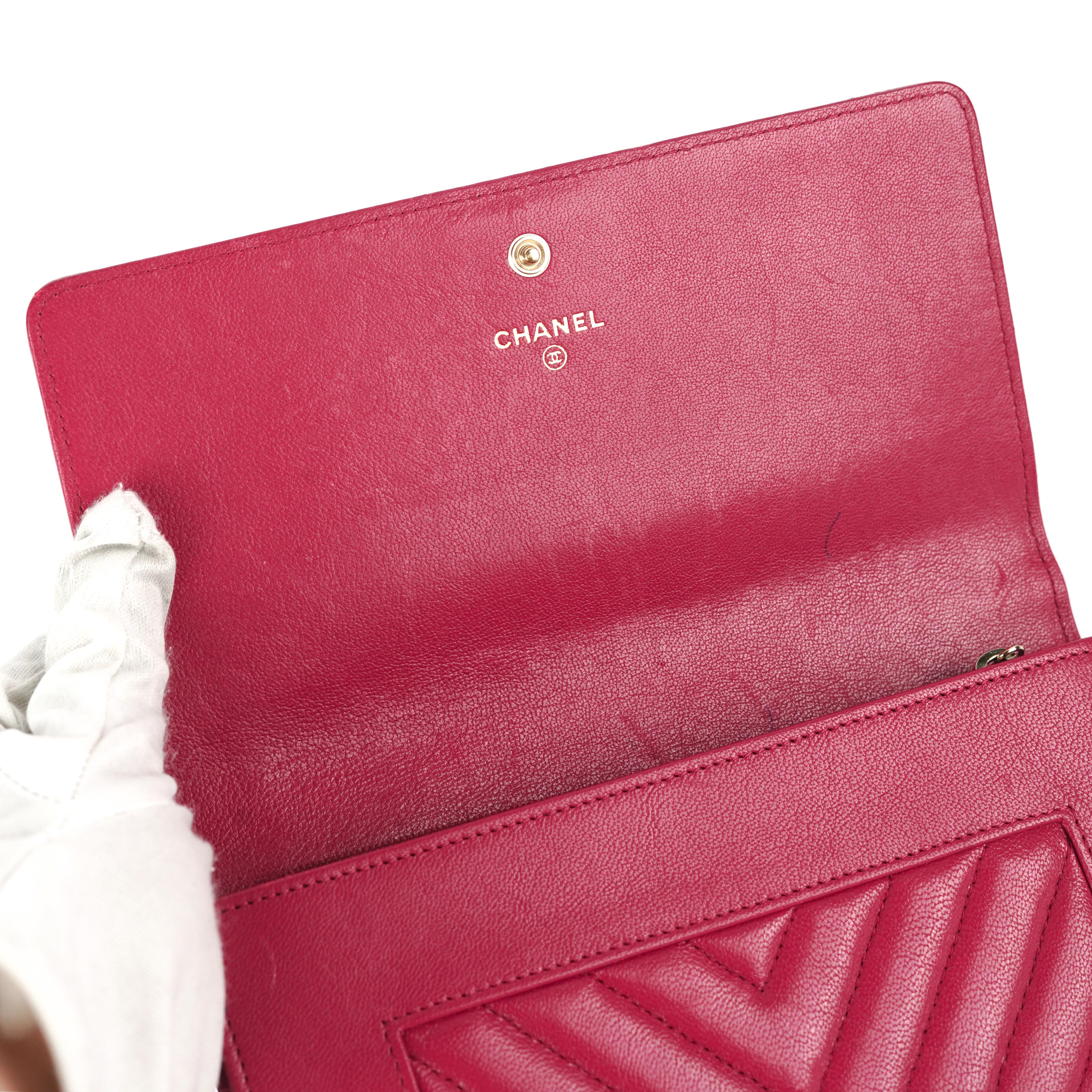 Chanel Chevron Quilted Lambskin Wallet in Pink - Luxury Designer Handbag for Women, Perfect for Everyday Use & Special Occasions