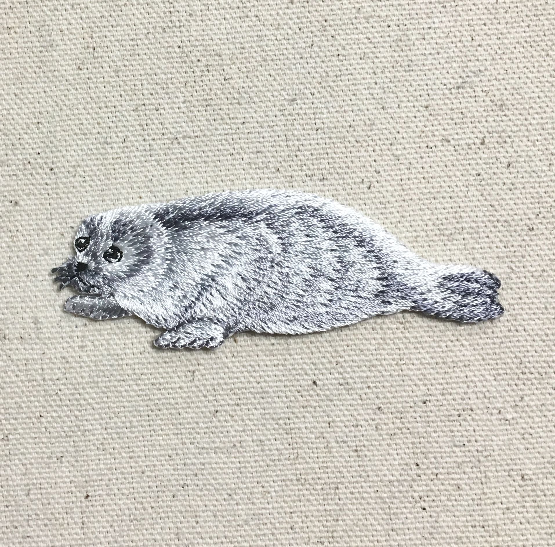 Natural Harp Seal Embroidery Patch - White & Gray Ocean Animal Iron-On Applique for Jackets, Bags & DIY Crafts