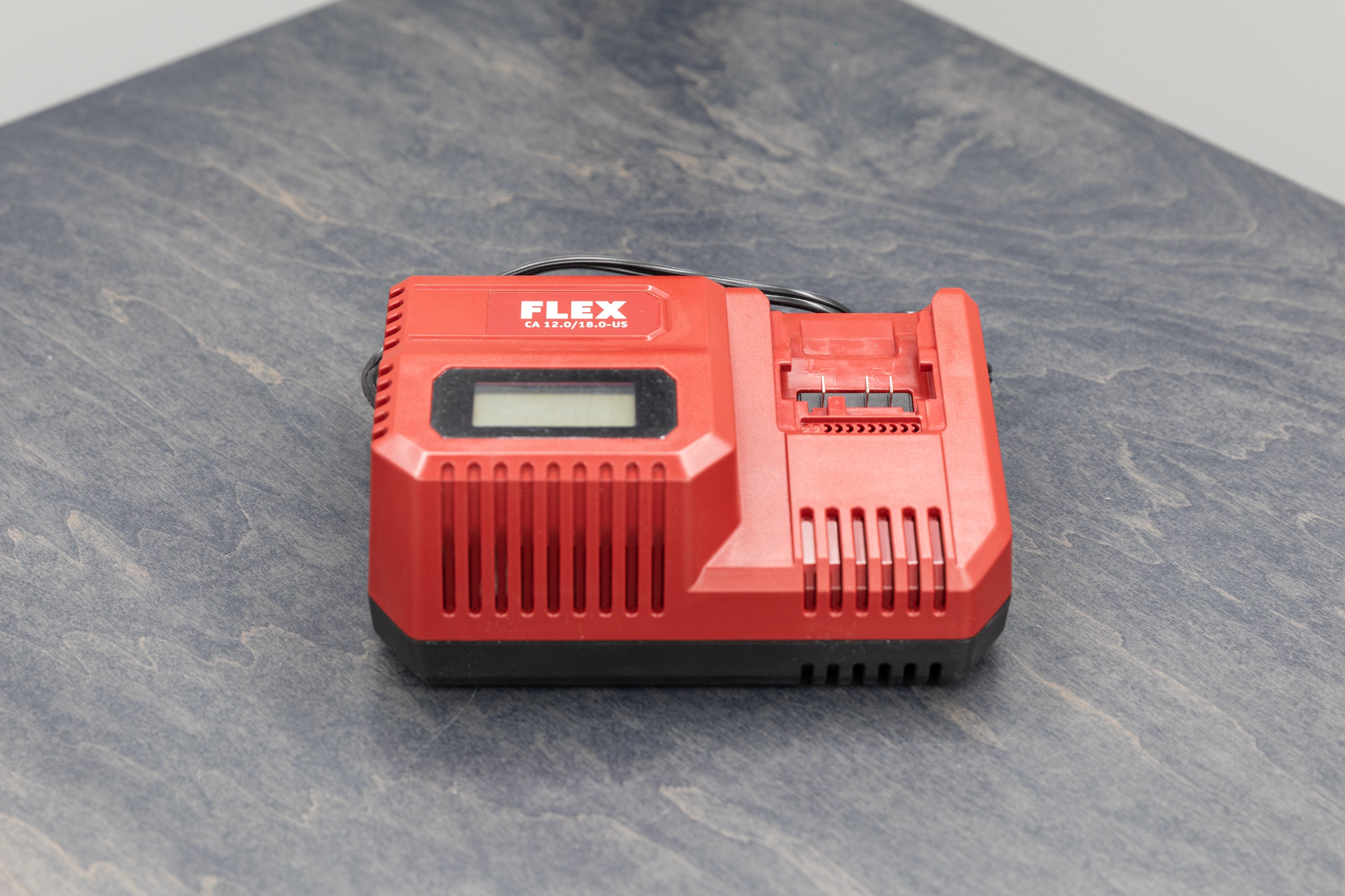 Flex 18.0V/12.0V Fast Battery Charger for Power Tools - Compatible with Drills, Saws & Outdoor Equipment - Perfect for DIY Projects & Professional Worksites
