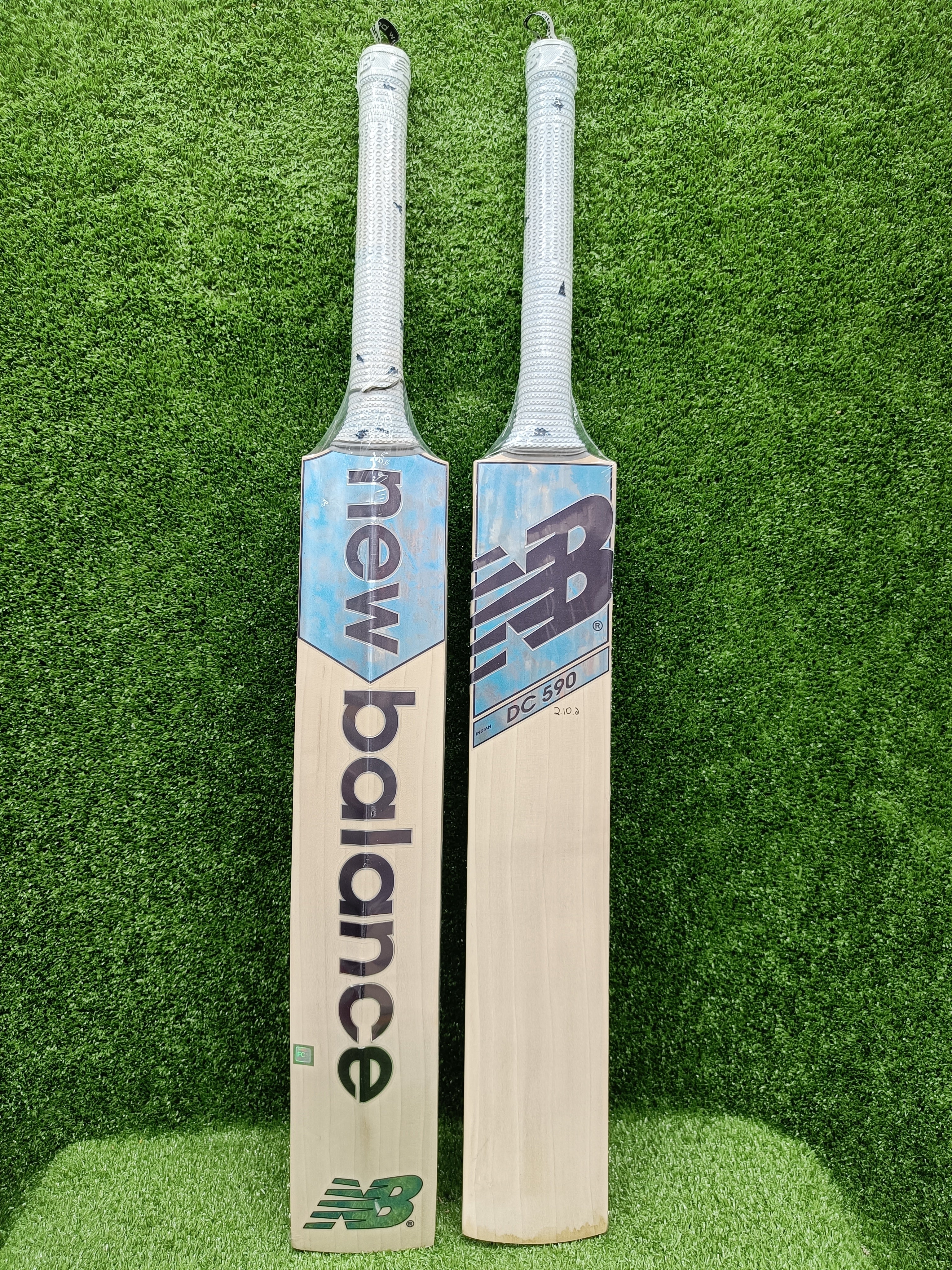 NB DC 590 English Willow Cricket Bat - Premium Grade Cricket Equipment for Professional Players - Perfect for Matches, Training & Backyard Practice