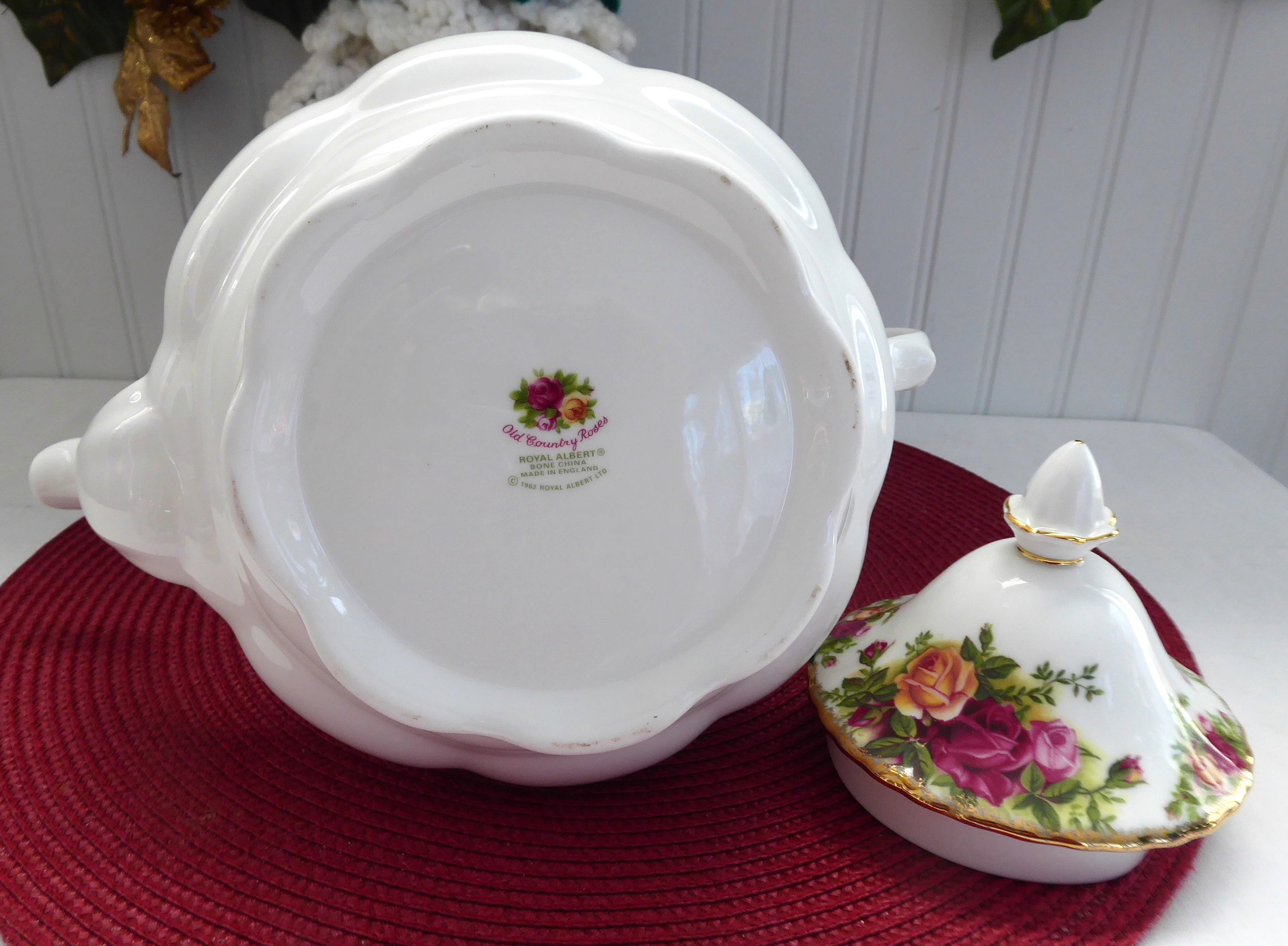 Vintage Royal Albert Old Country Roses Large Teapot - 48oz English Porcelain Teapot (1974-1992) | Perfect for Afternoon Tea, Bridal Showers & Collectible Display