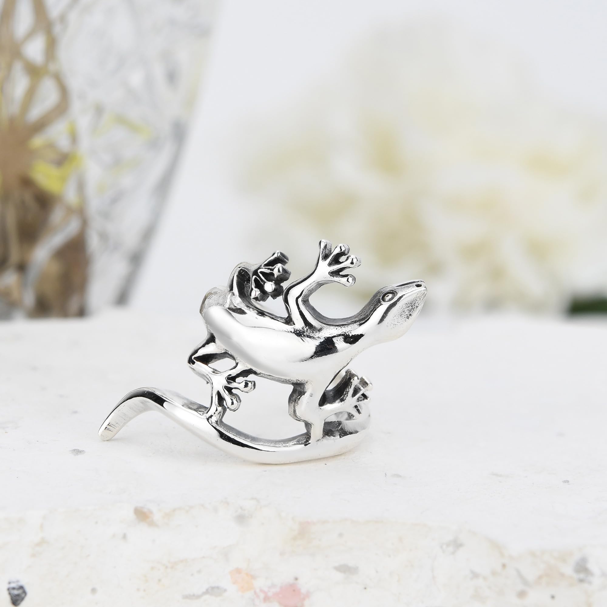 AeraVida Unique Long Tail Gecko Lizard Wrap .925 Sterling Silver Ring for Women | Elegant Wedding Band, Fashion Statement Jewelry | Comfort Fit Sizes 5-10 | Perfect for Nature Lovers, Boho Style & Everyday Wear