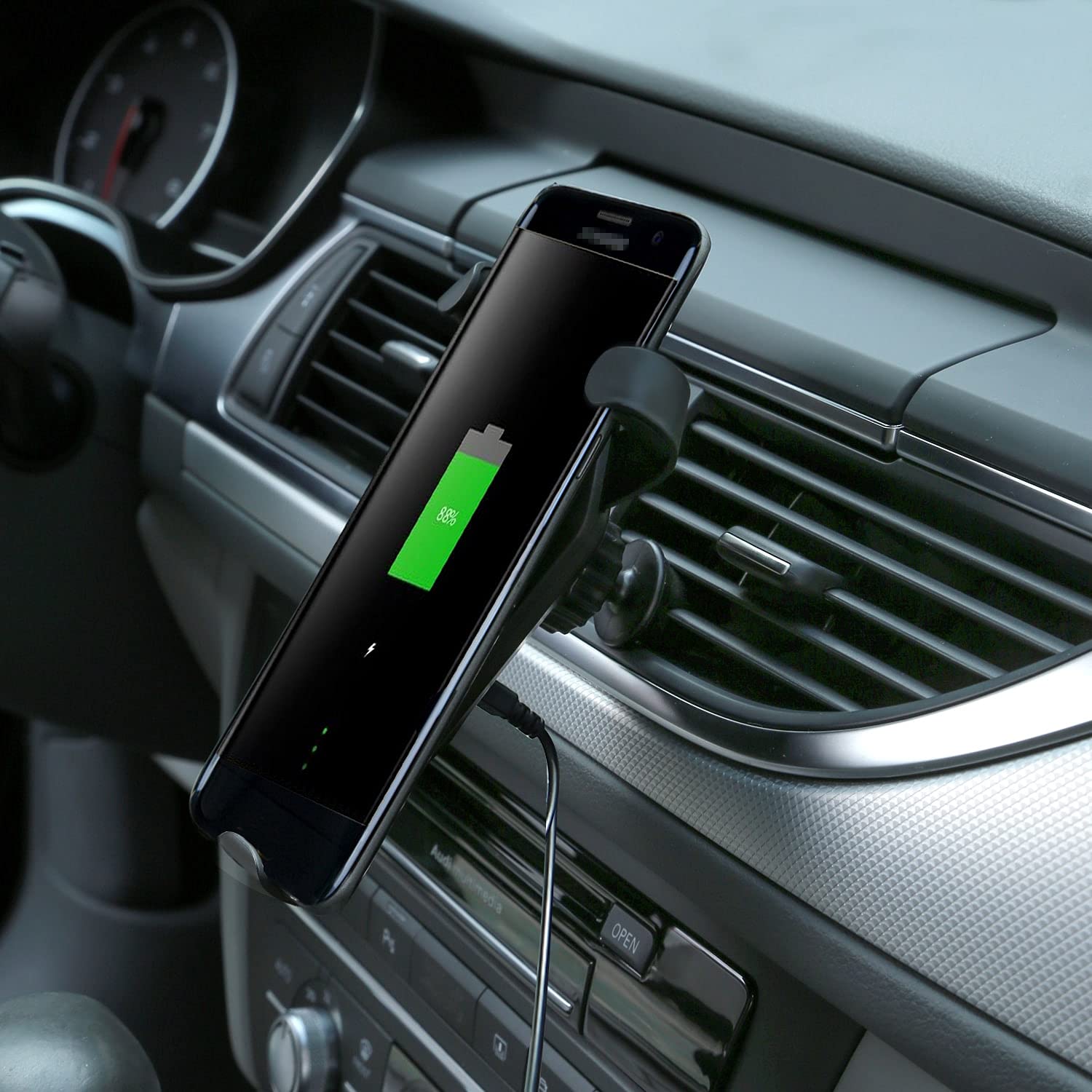New York Giants NFL Team Logo Wireless Car Charger - Fast Qi Charging for iPhone & Android - Perfect for Commuters & Road Trips