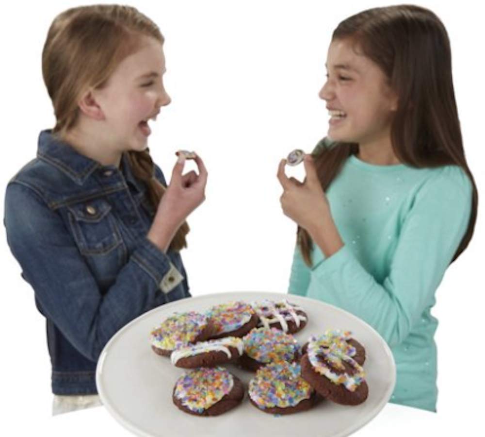 Easy Bake Ultimate Oven Toy Baking Star Series with 3 Extra Refill Packs - Sprinkle Cakes, Red Velvet Cupcakes, Pretzels, Chocolate Chip & Pink Sugar Cookies | Fun Baking Kit for Kids, Birthday Gifts & Family Bonding Activities