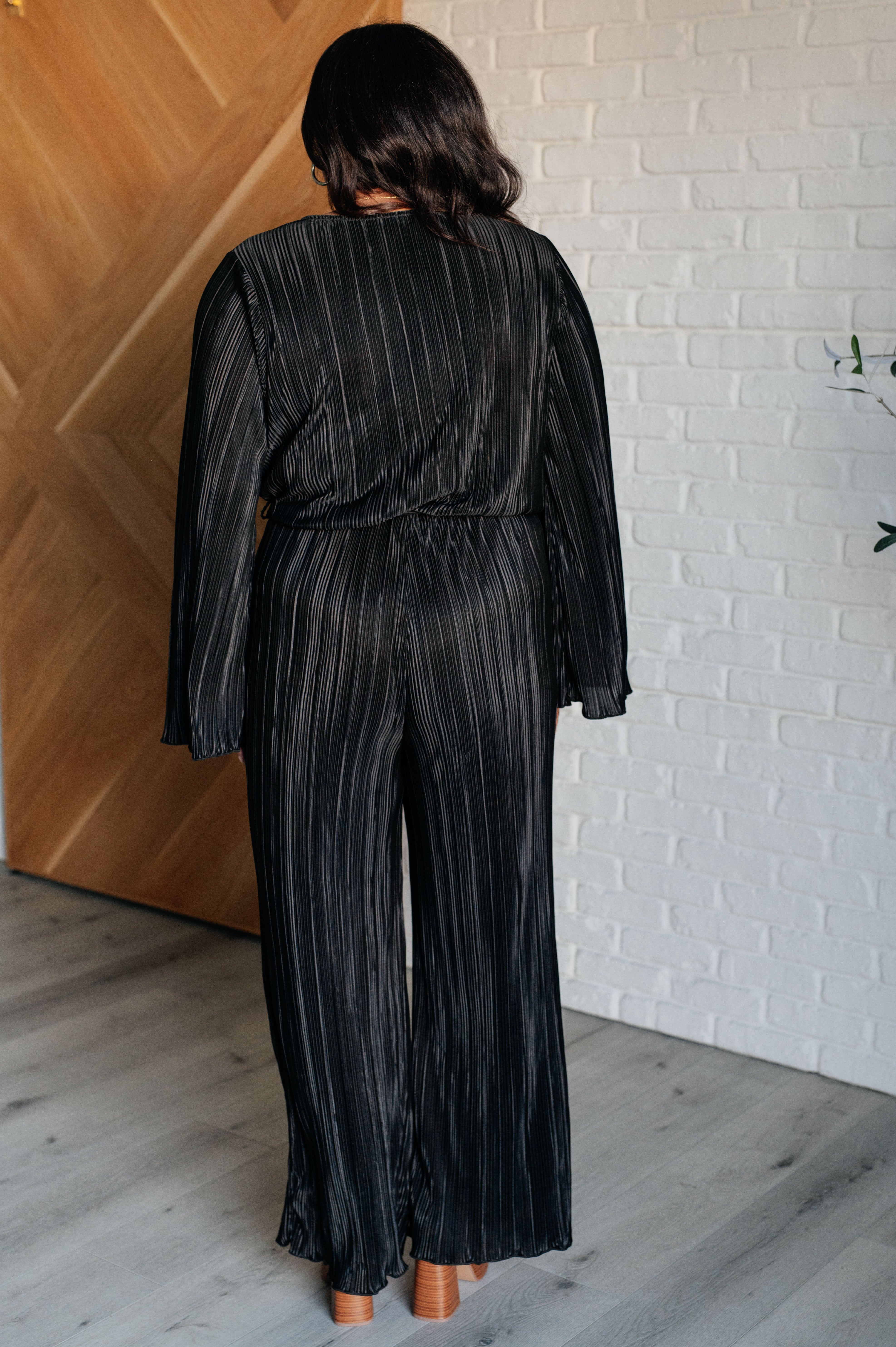 Stylish Night Out Plisse Jumpsuit for Women - Trendy Party Outfit & Evening Wear - Perfect for Dates, Cocktail Parties & Special Occasions