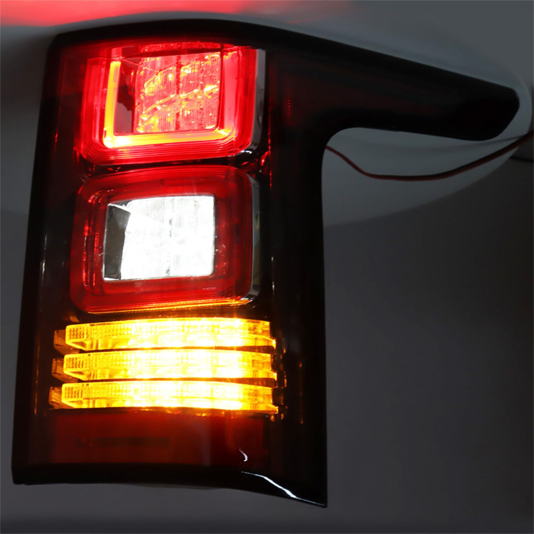 Right Side Tail Light Replacement for Land Rover Range Rover L405 2013-2017 - Rear Tail Lamp, Stop Brake Indicator, Warning Light (Passenger Side) - Perfect for Night Driving & Enhanced Vehicle Safety