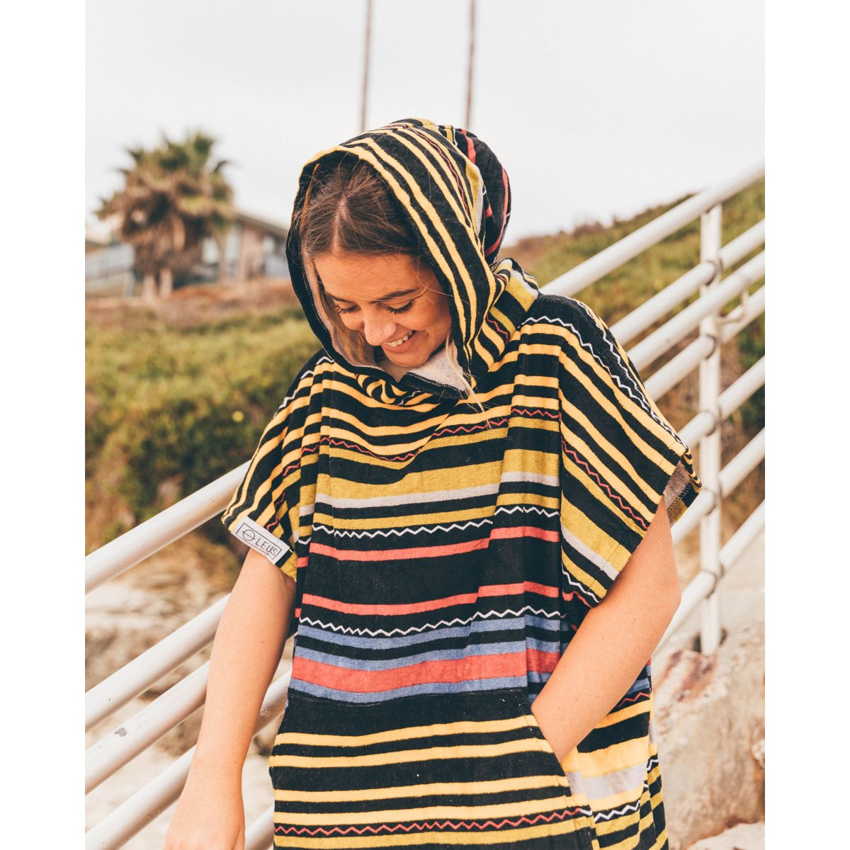 Eco-Friendly Waterproof Changing Poncho for Adults - Reusable & Quick-Dry Outdoor Camping, Beach, Hiking Gear