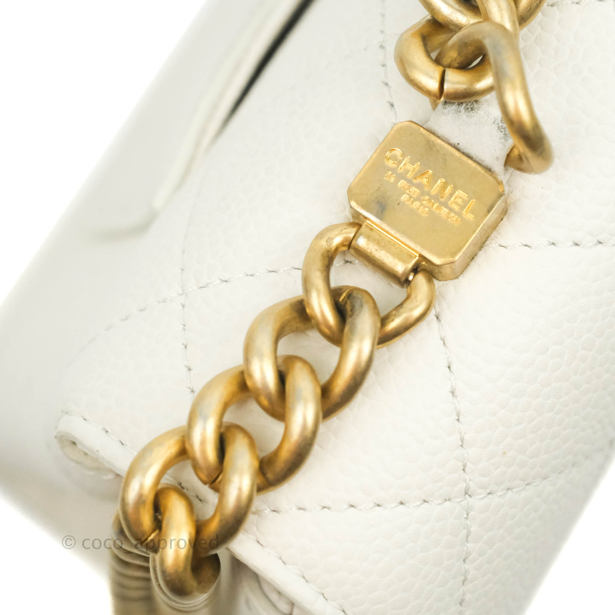 Chanel Chic Affinity Small Grained Calfskin Crossbody Bag in Ivory with Gold Hardware - Perfect for Everyday Luxury & Special Occasions