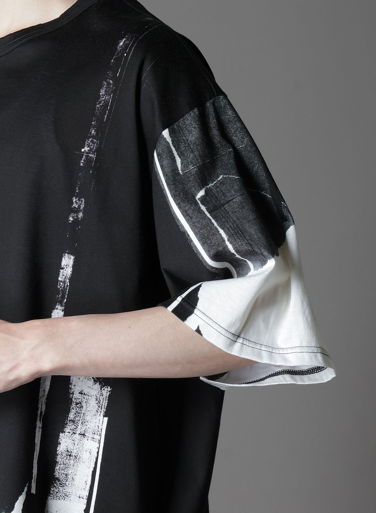 Soft Cotton Jersey Torn Hem Round Neck Jumbo T-Shirt for Women - Casual Short Sleeve Tee for Everyday Wear, Street Style & Layering