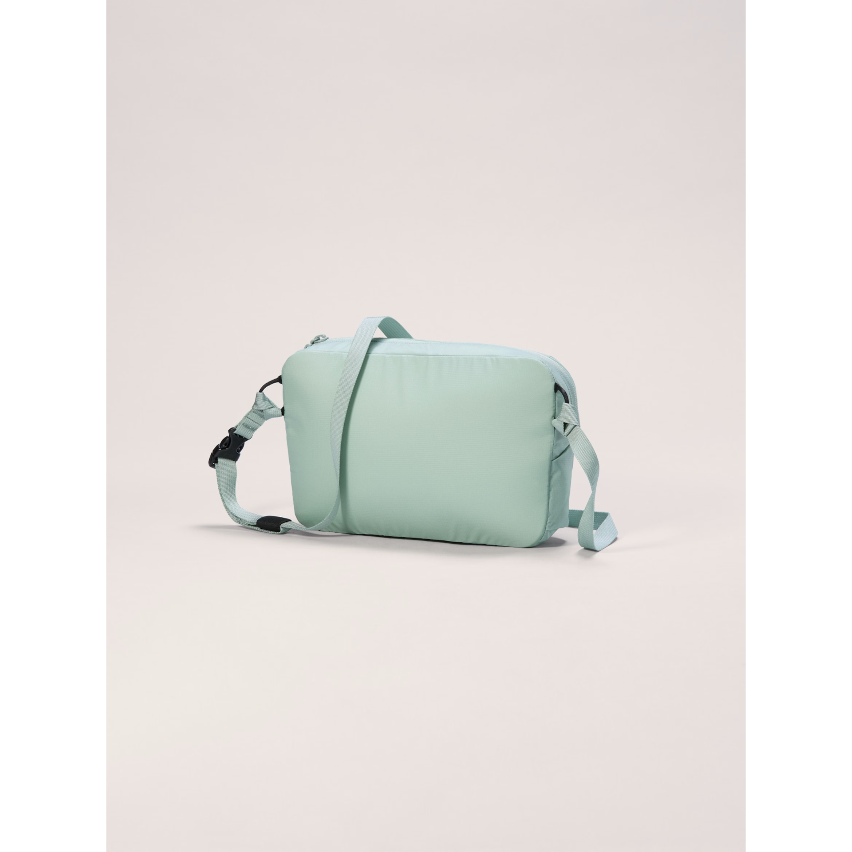 Arc'teryx Heliad Crossbody Bag - Lightweight & Waterproof Travel Shoulder Bag for Hiking, Commuting & Everyday Use