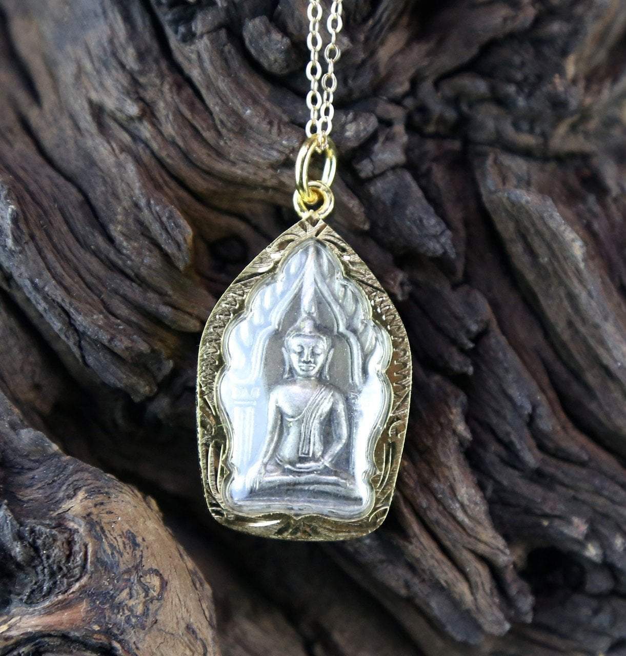 Buddha Amulet with Sacred Mantra - Spiritual Protection Talisman for Meditation, Yoga & Positive Energy | Perfect for Home Altar, Travel & Daily Blessings