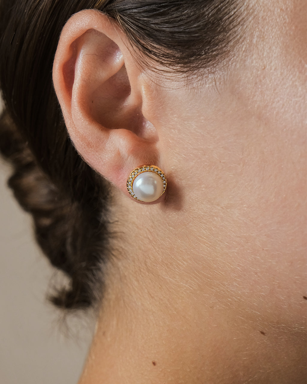 Pearl & Cubic Zirconia Halo Stud Earrings for Women - Elegant Jewelry Gift for Wedding, Party & Everyday Wear