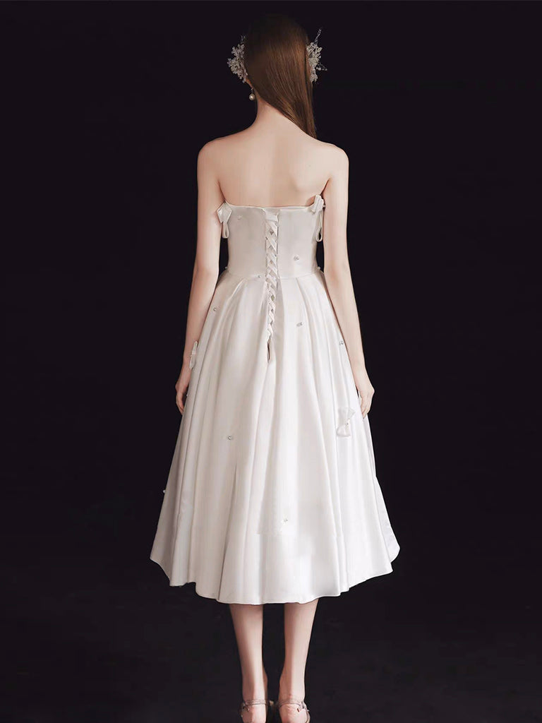 Elegant A-Line Sweetheart Neck Satin White Short Prom Dress | Homecoming Party Dress for Teens | Perfect for Prom Night, Homecoming Dance & Special Occasions
